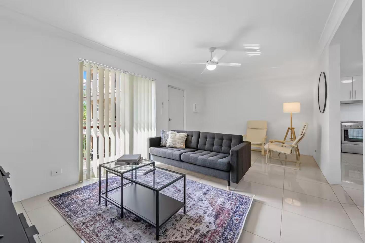 Stylish 2brm Close To Gabba With Parking & Wifi