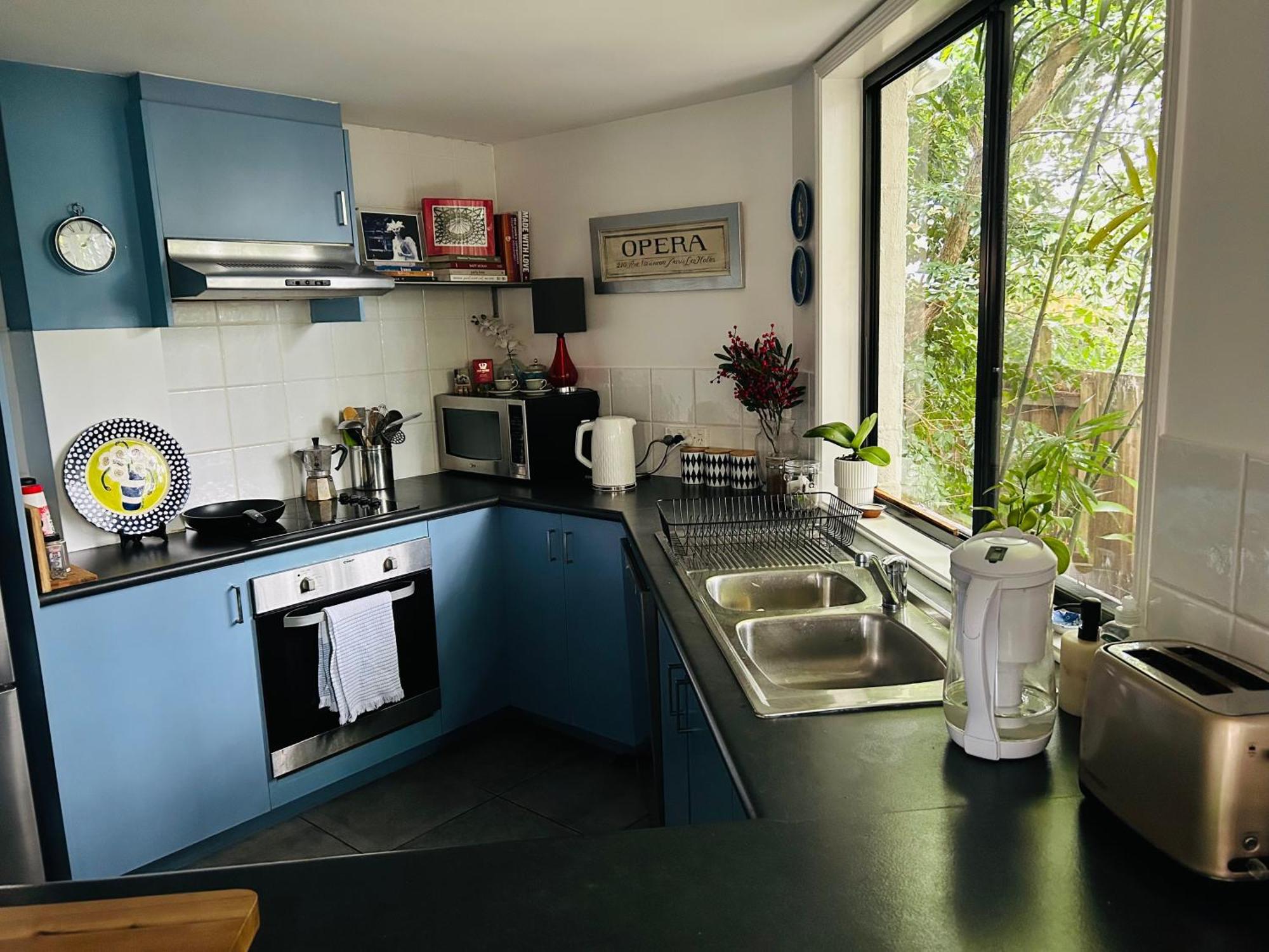 Guest house Swan - With Own Private Bathroom *