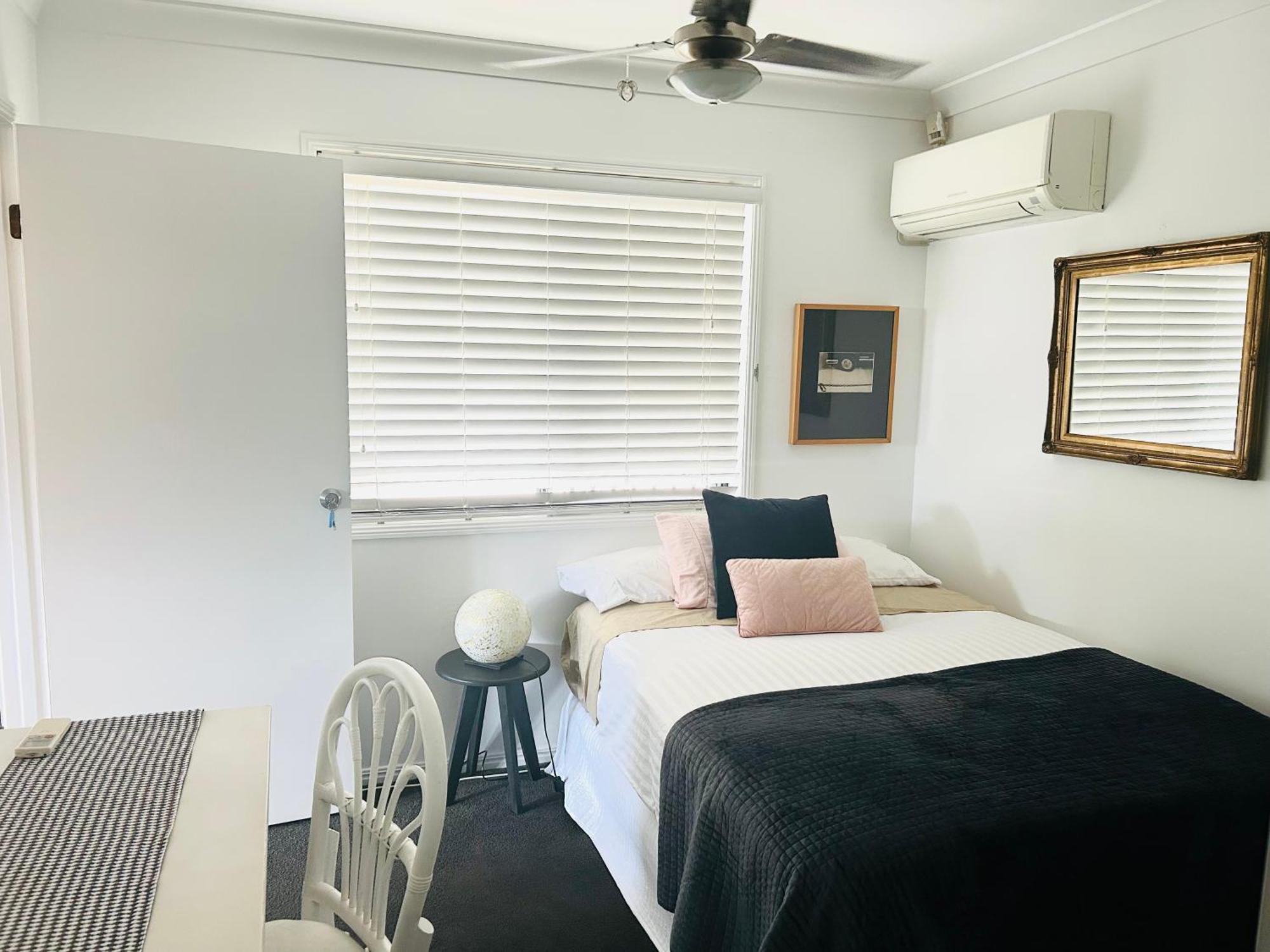 Swan - With Own Private Bathroom Brisbane