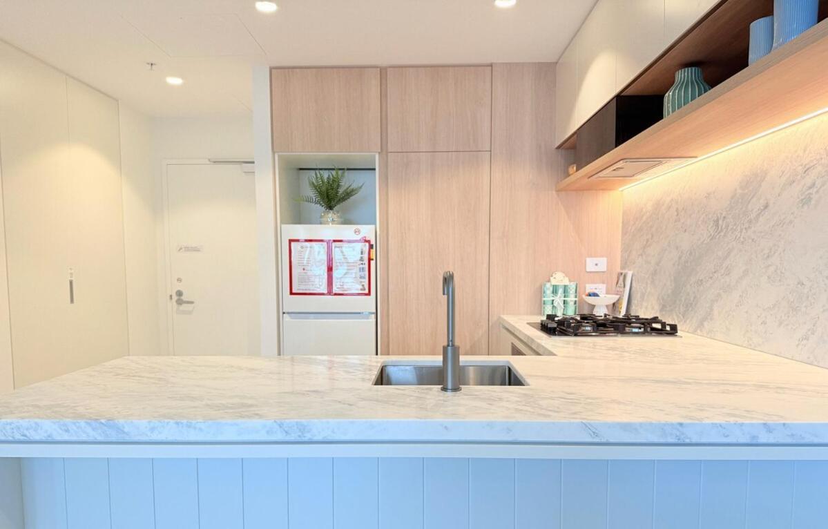 Apartment Chic 2-bed With Views & Pool At Qwr