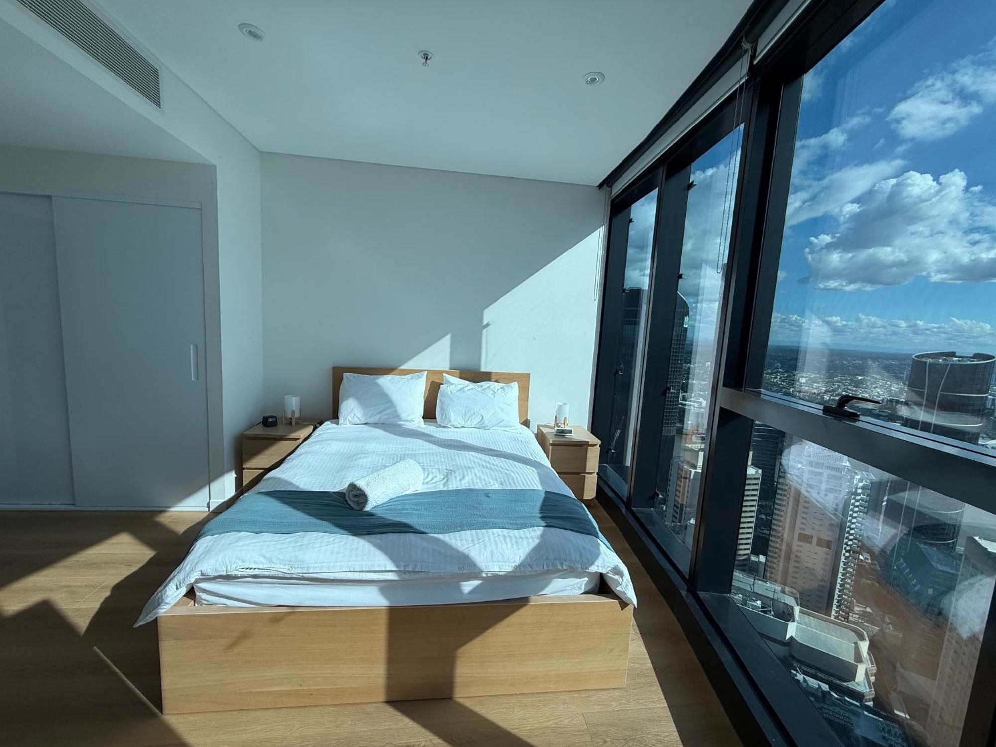 Amazing Views 60th Level Skytower 3 Bedrooms Apartment Brisbane