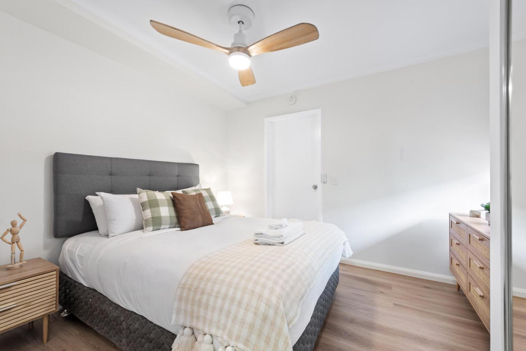 Bright With Car Park - 200m From Main Hub Brisbane
