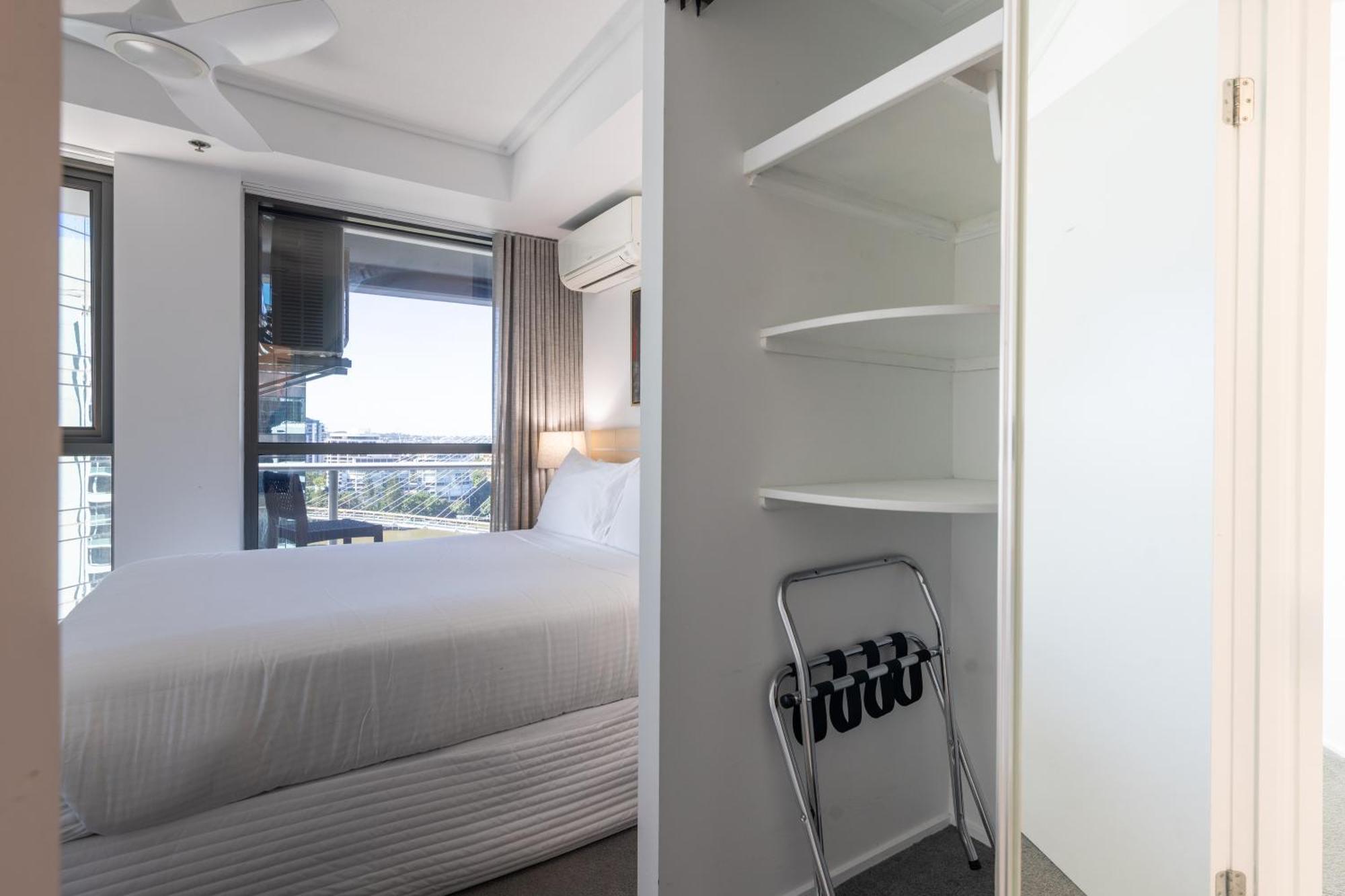 Private Cbd Bedroom In A Shared On River * Brisbane