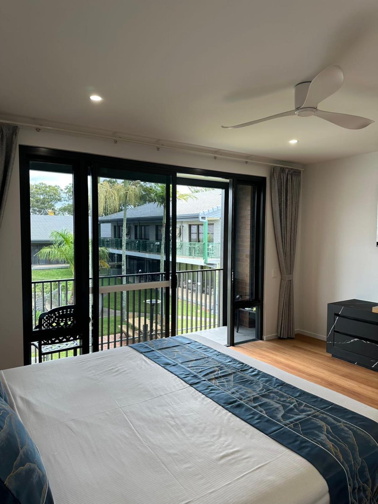 Oxley Motor Motel 4*