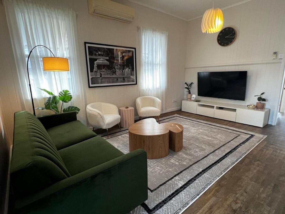 Chic Paddo Pool Fire Pets Holiday home Brisbane