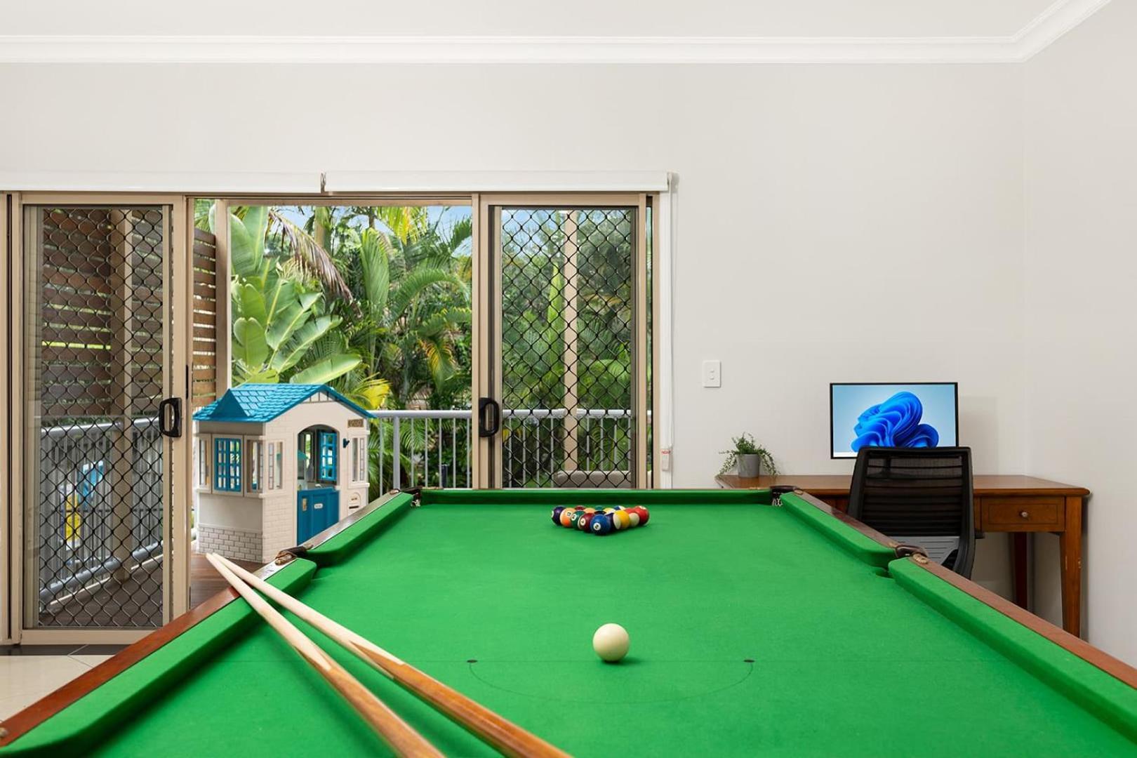 Holiday home Large Family Pool In Taringa 6km To Cbd Pets *