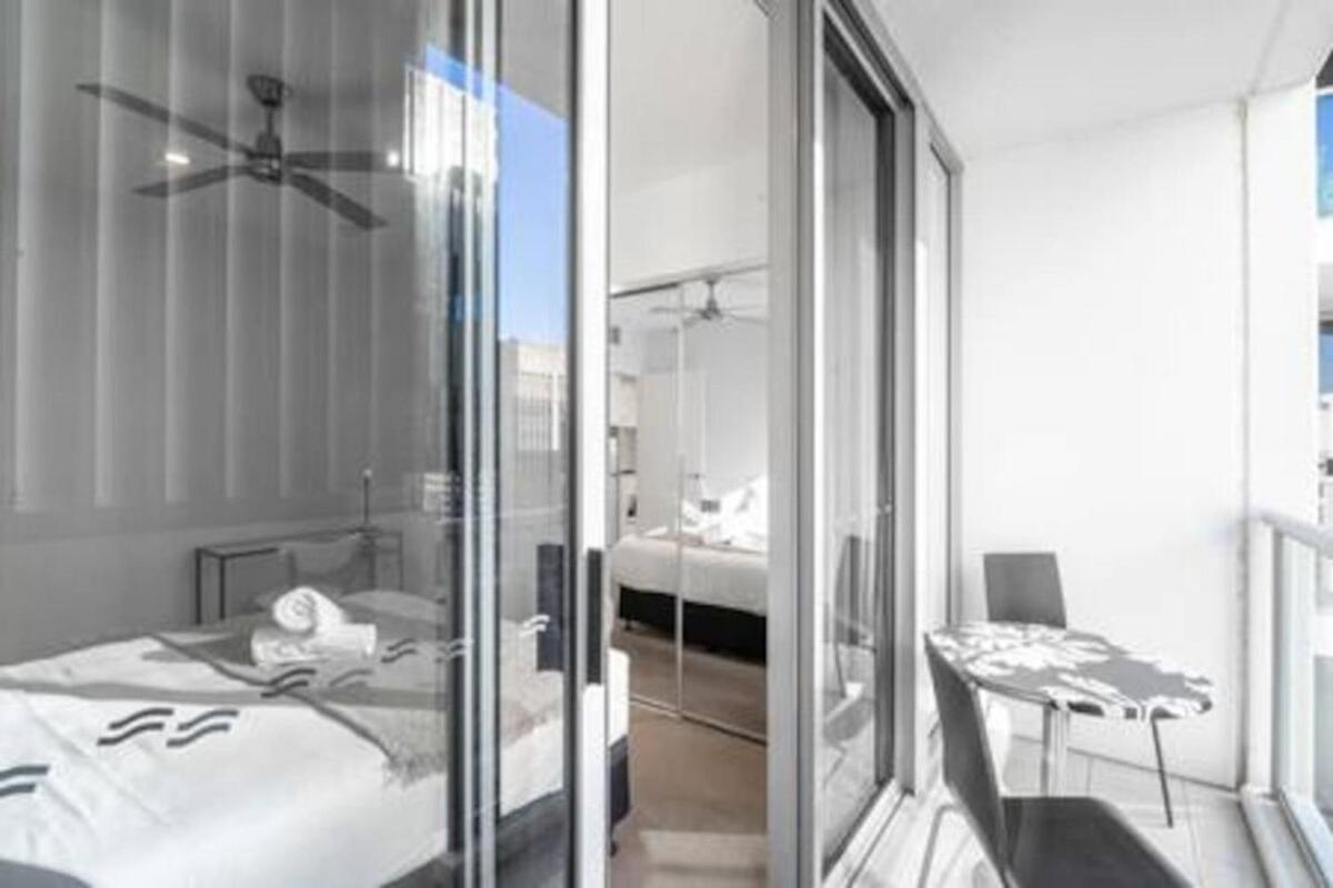 Apartment Chic Living 1b1b Shared Pool Bbq Gym Brisbane