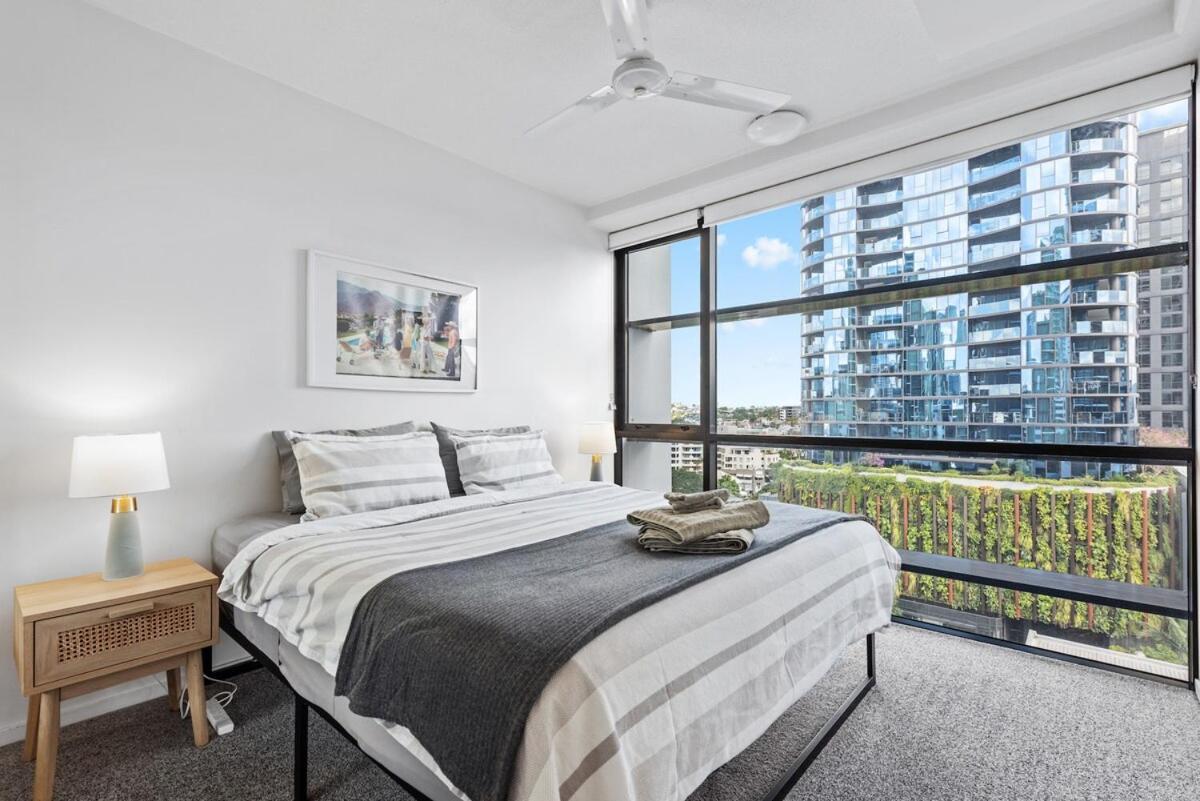 South Bank Sleek - 2bed-2bath-1car-pool Brisbane