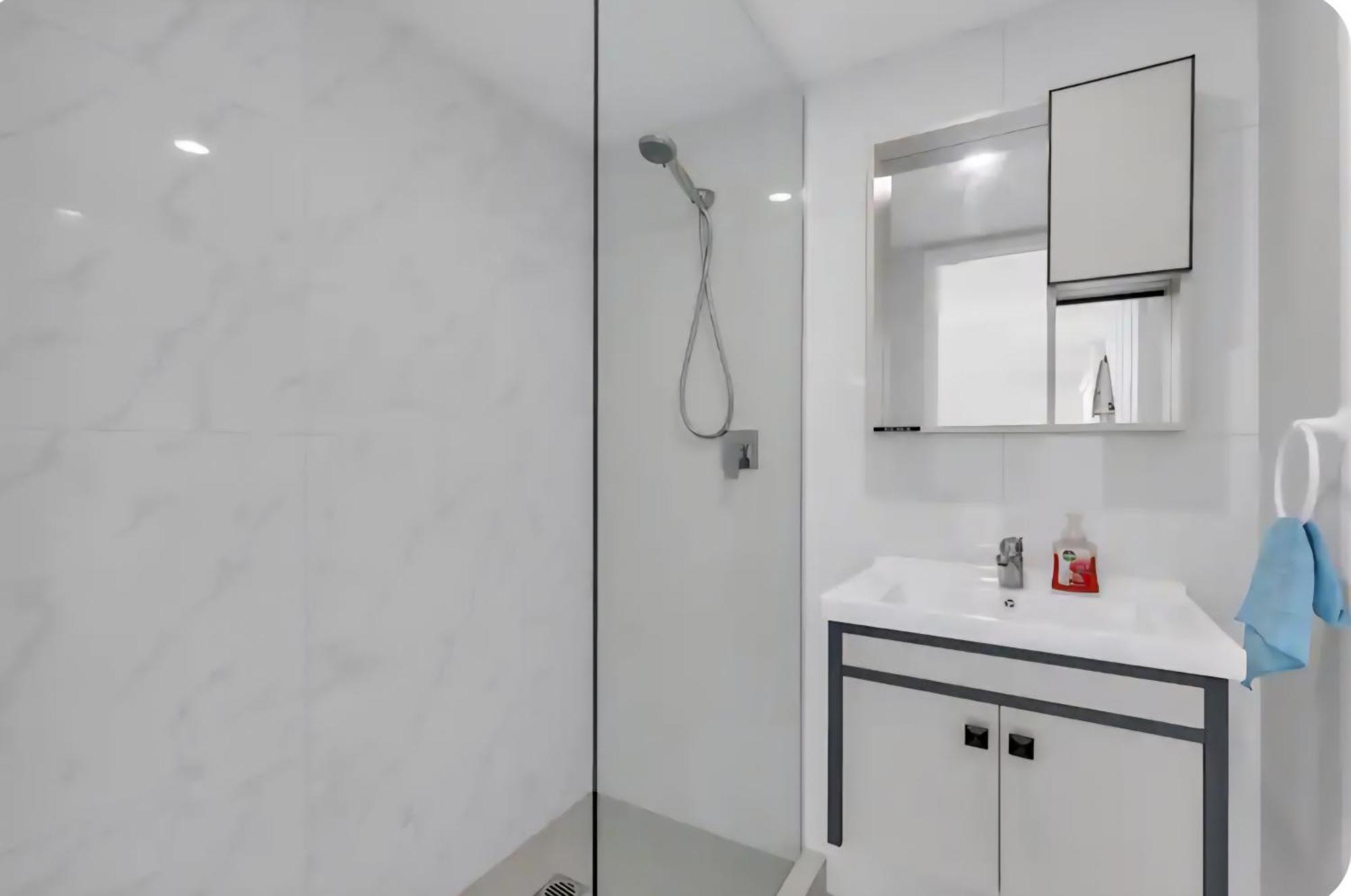 6 Mins To City-stylish Retreat * Brisbane