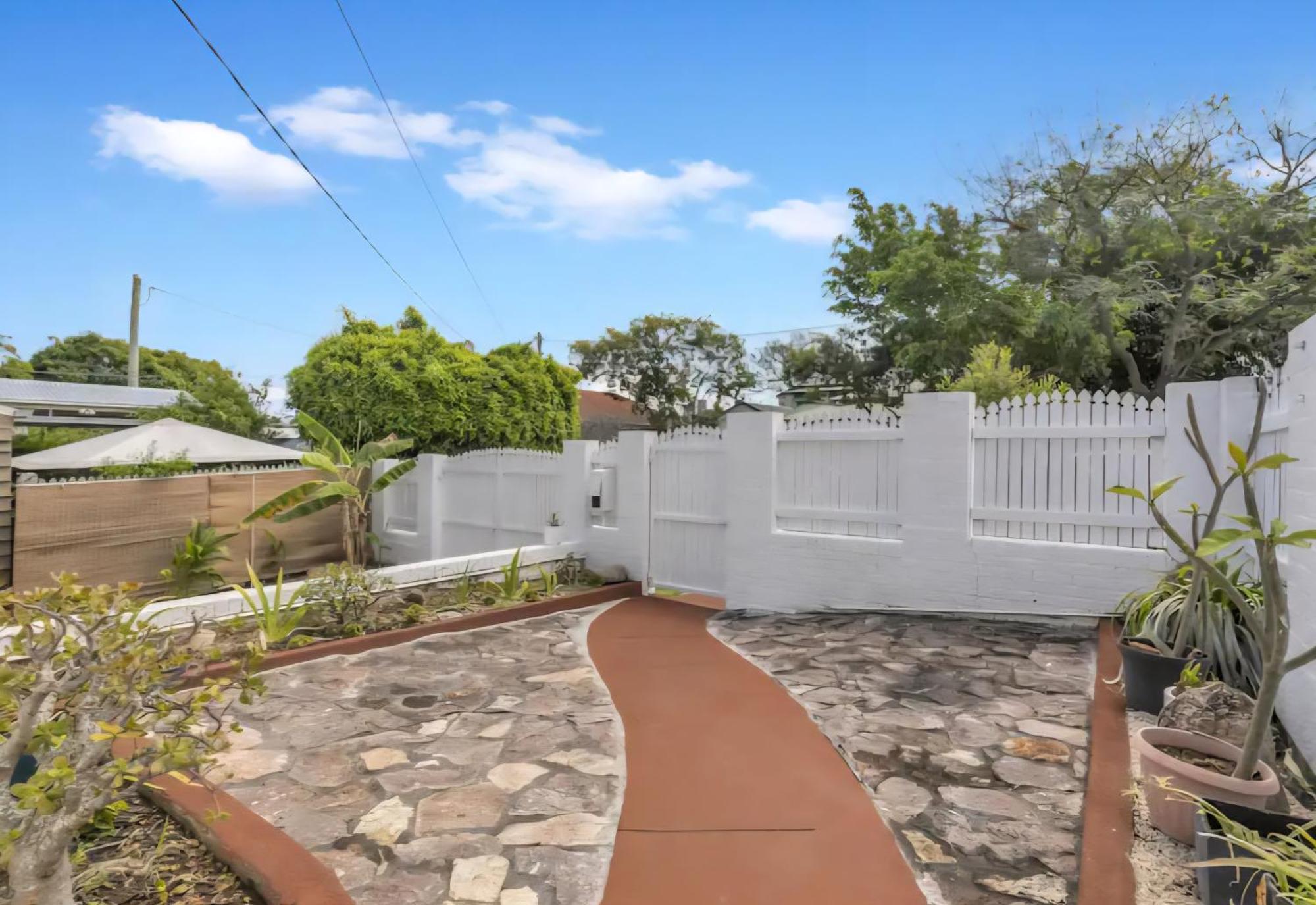 Holiday home 6 Mins To City-stylish Retreat *