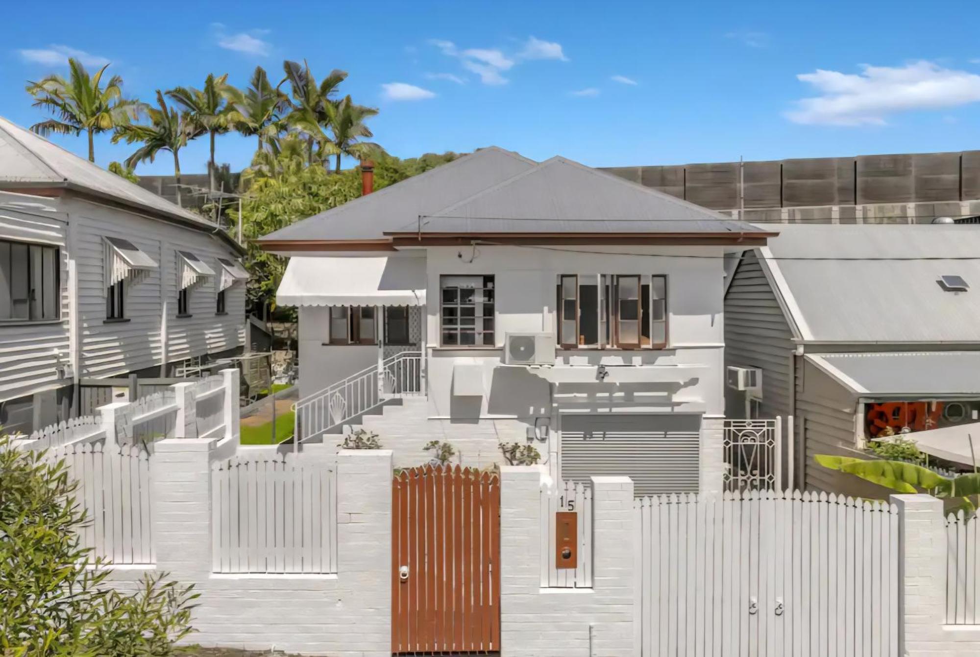 Holiday home 6 Mins To City-stylish Retreat Brisbane