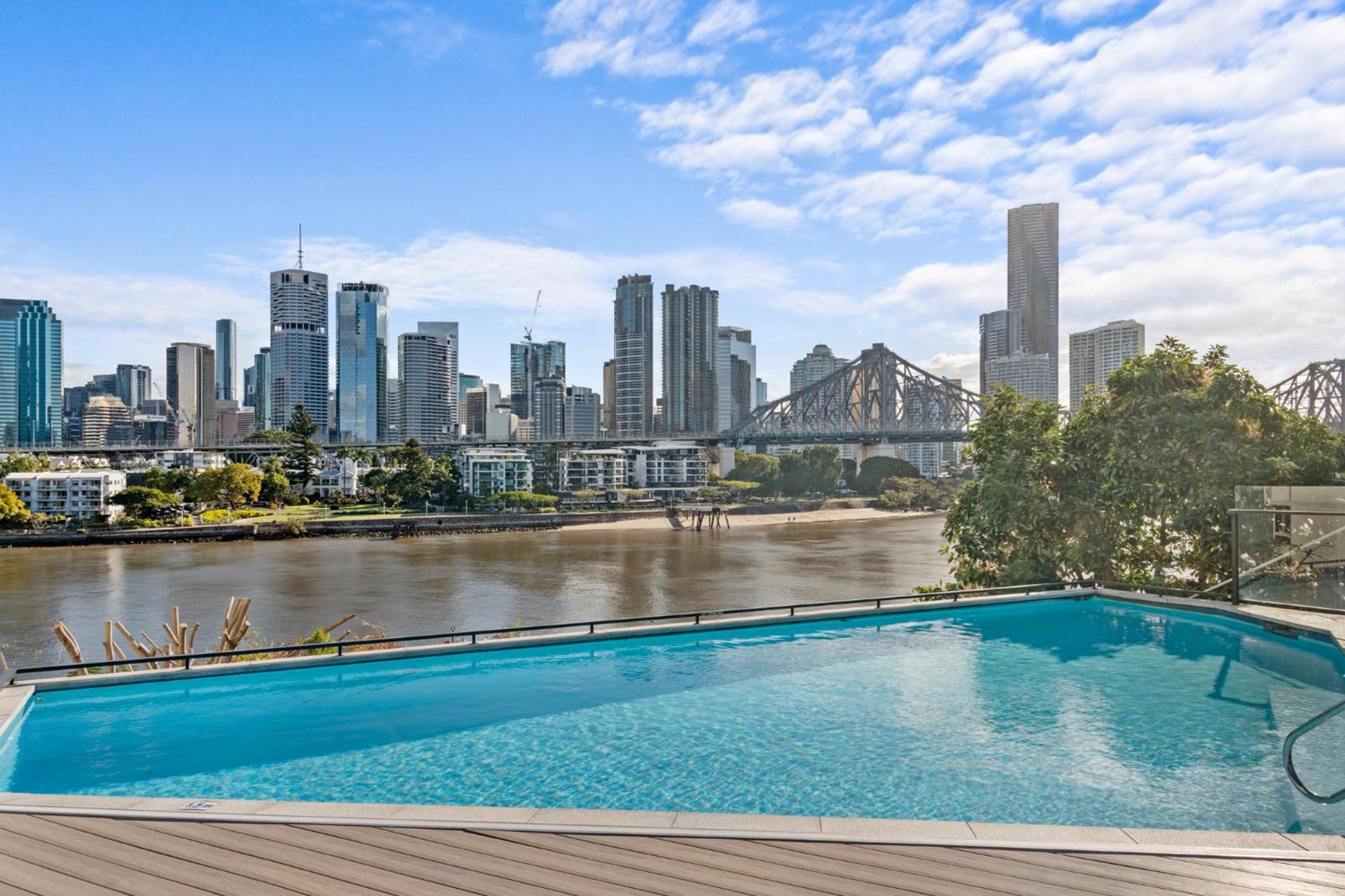 Riverfront Residences New Farm Apartment *