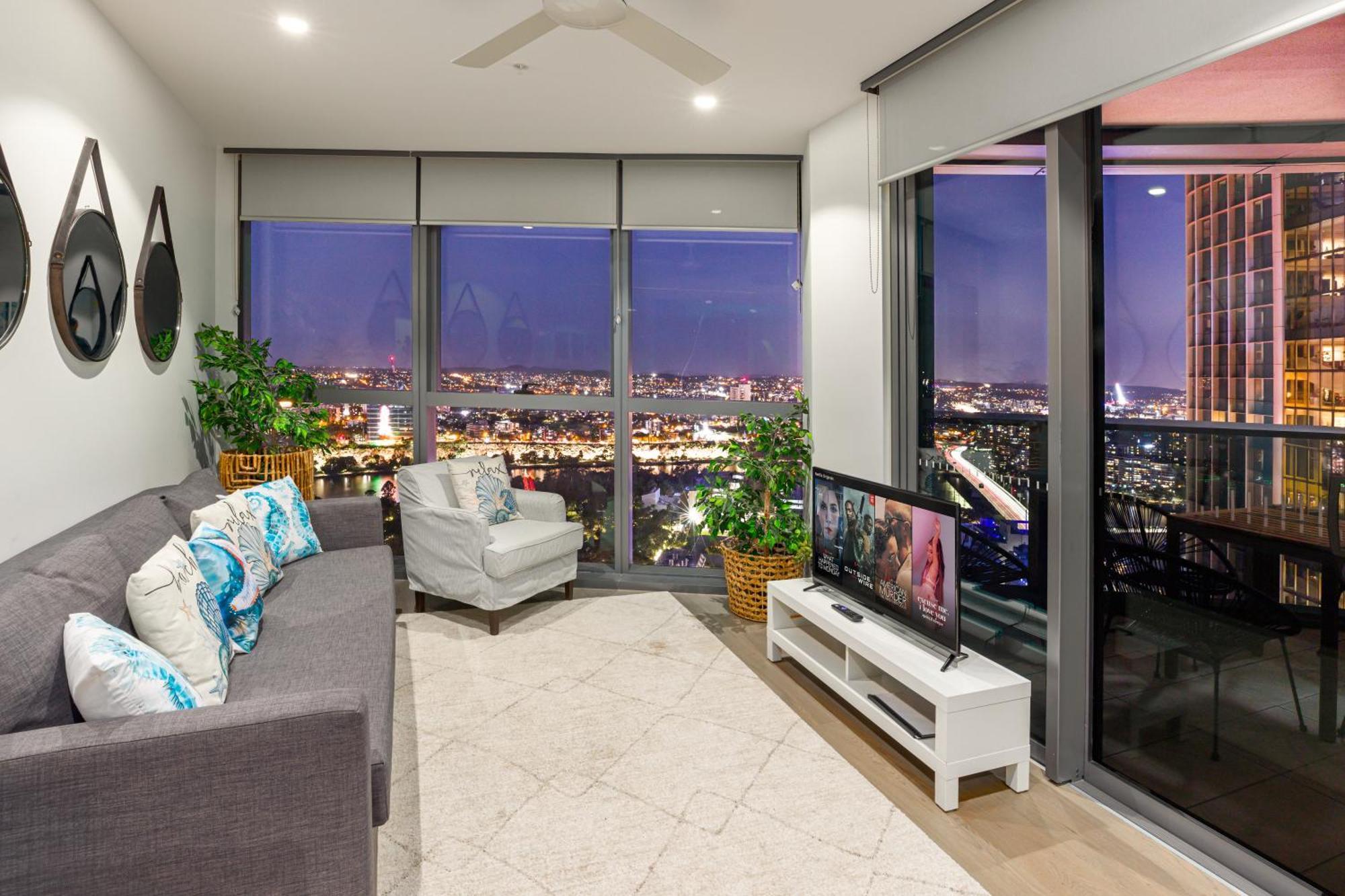 Apartment Beach, Sleeps 6, Inc Carpark, Spectacular River Views, Cbd Queens Wharf