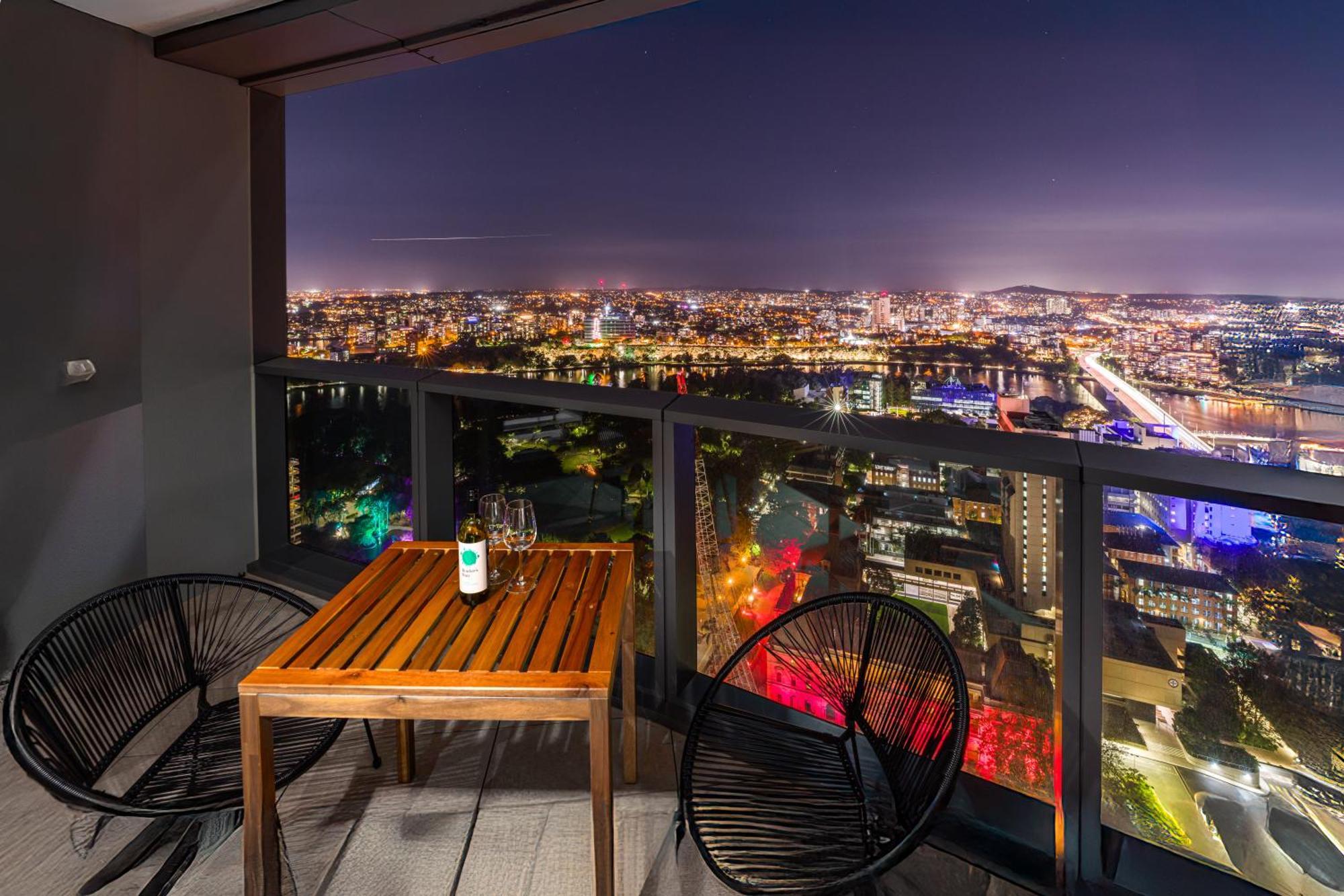 Apartment Beach, Sleeps 6, Inc Carpark, Spectacular River Views, Cbd Queens Wharf Brisbane