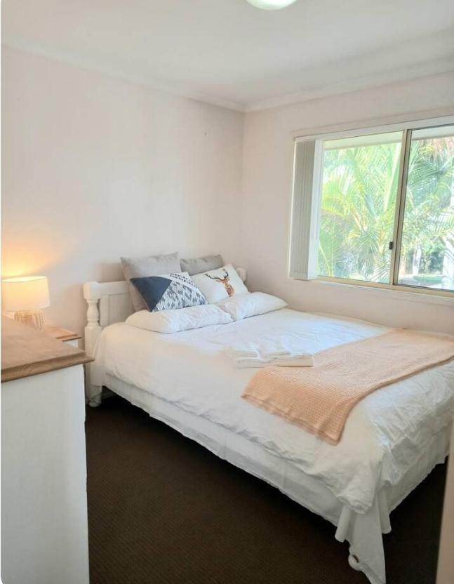 Air Conditioned Floral Youth Backpacker And House *