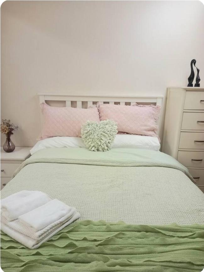 Guest house Air Conditioned Floral Youth Backpacker And House *