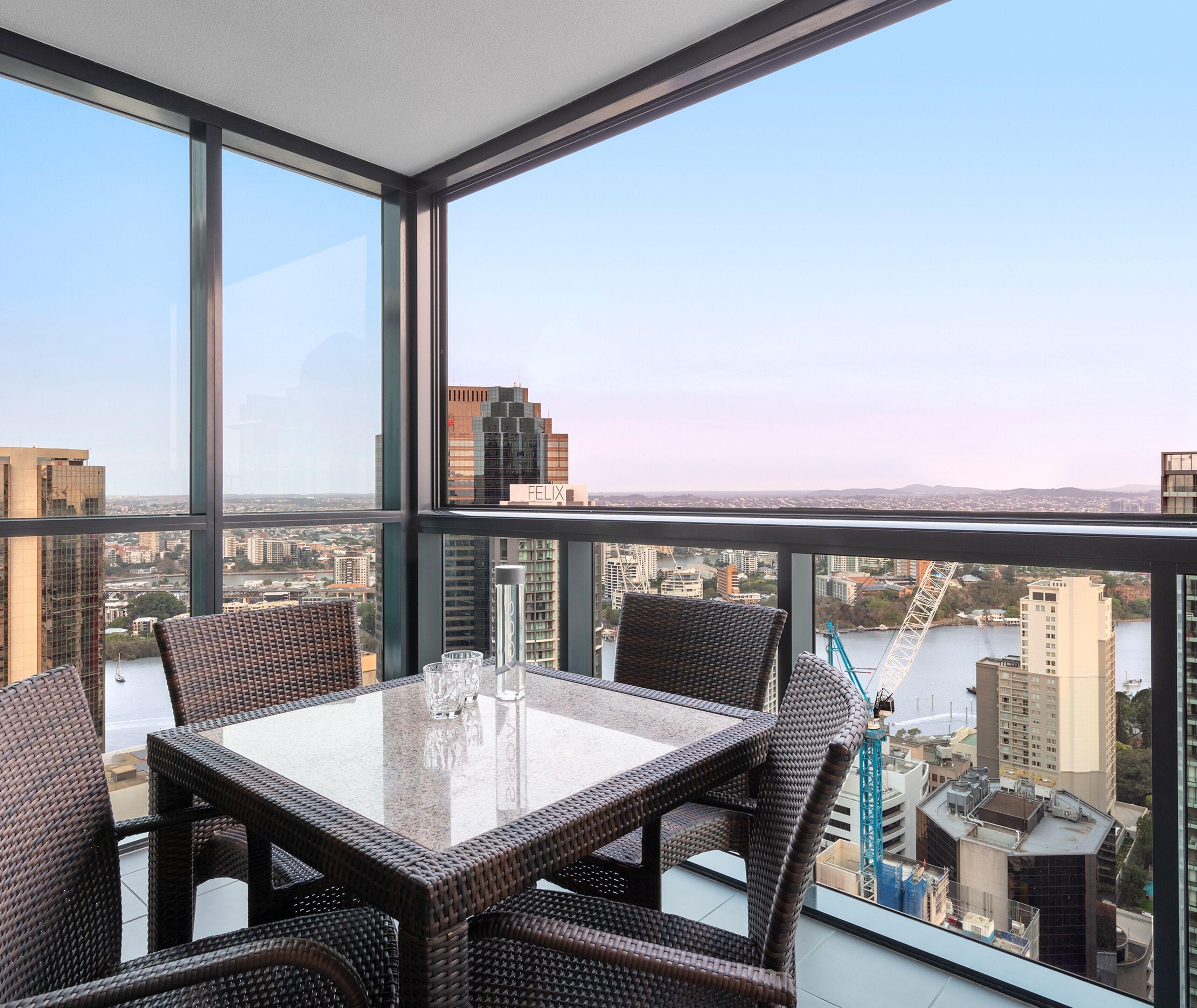 Oaks On Charlotte Brisbane