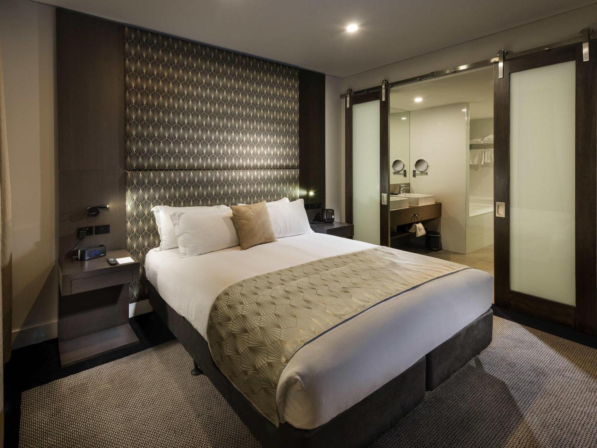 Hotel Pullman Airport 5*