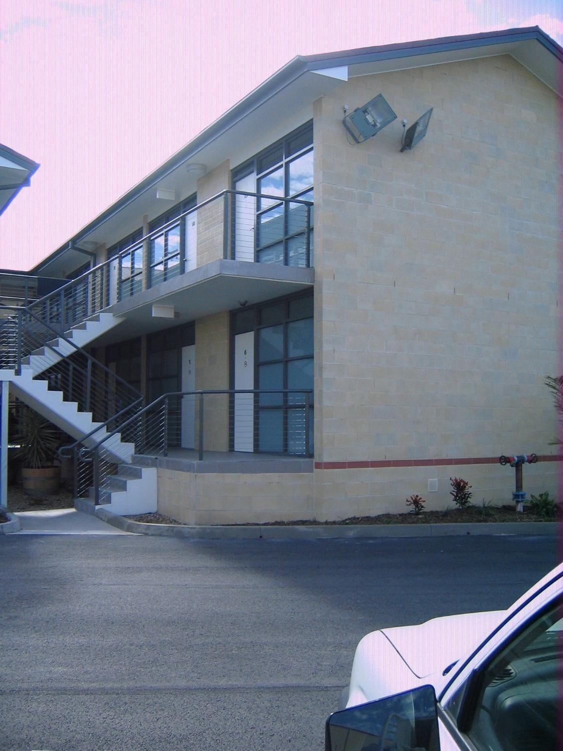 Queensport Tavern And Motel 4*