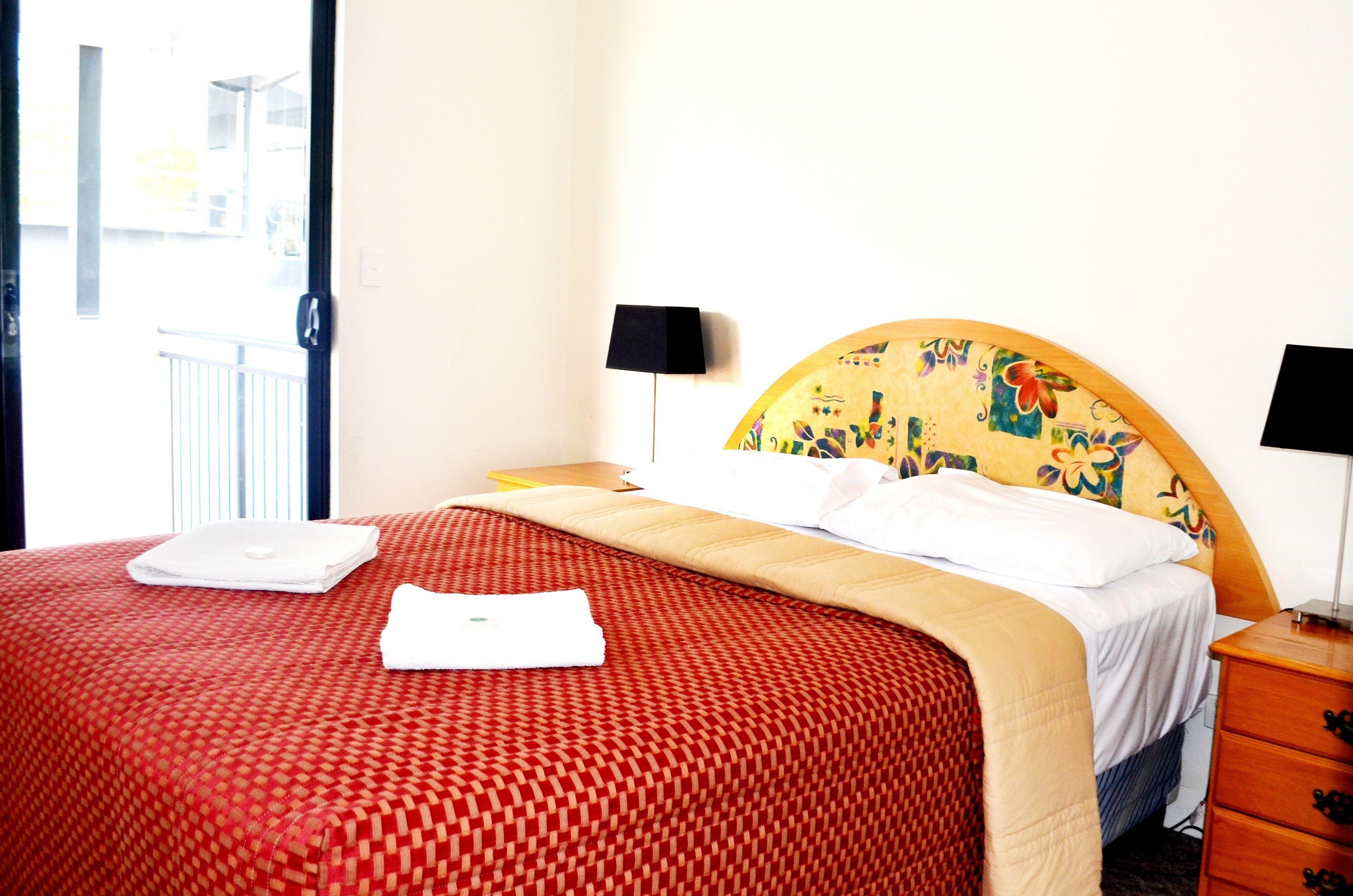 Spring Hill Mews Aparthotel 4*