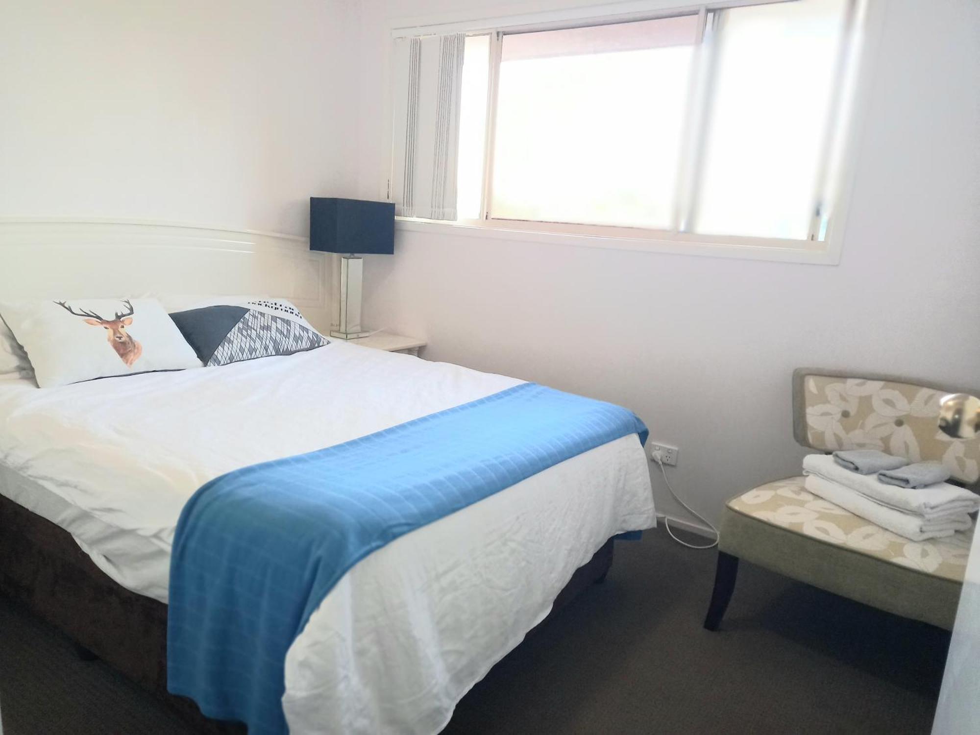Air Conditioned Floral Youth Backpacker And House * Brisbane
