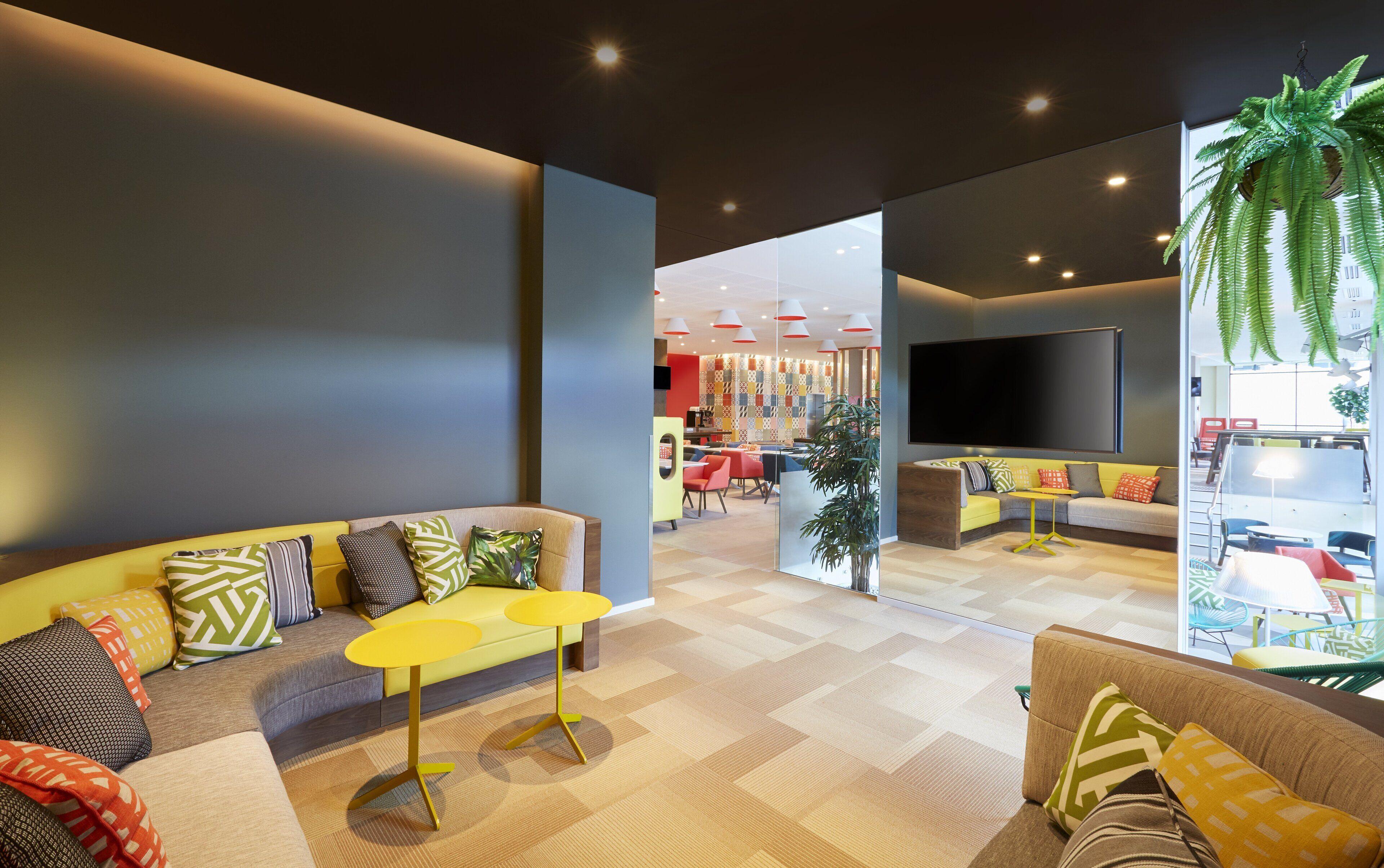 Holiday Inn Express Brisbane Central By Ihg Hotel 4*