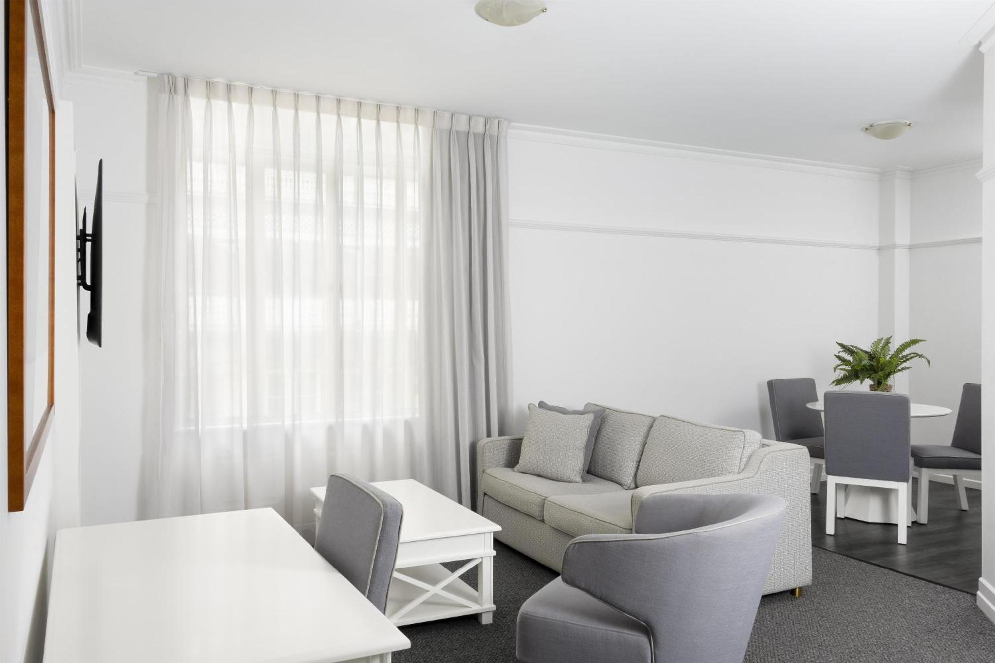 Adina Anzac Square Aparthotel