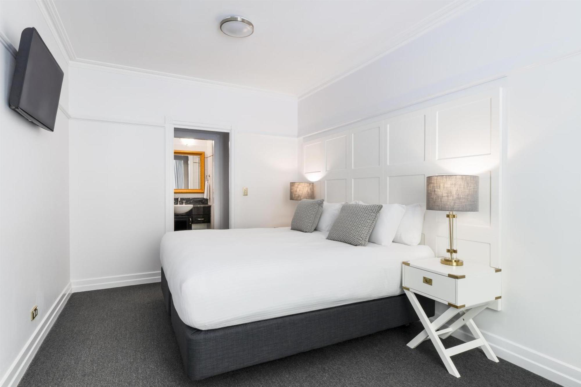 Adina Anzac Square Aparthotel 5*