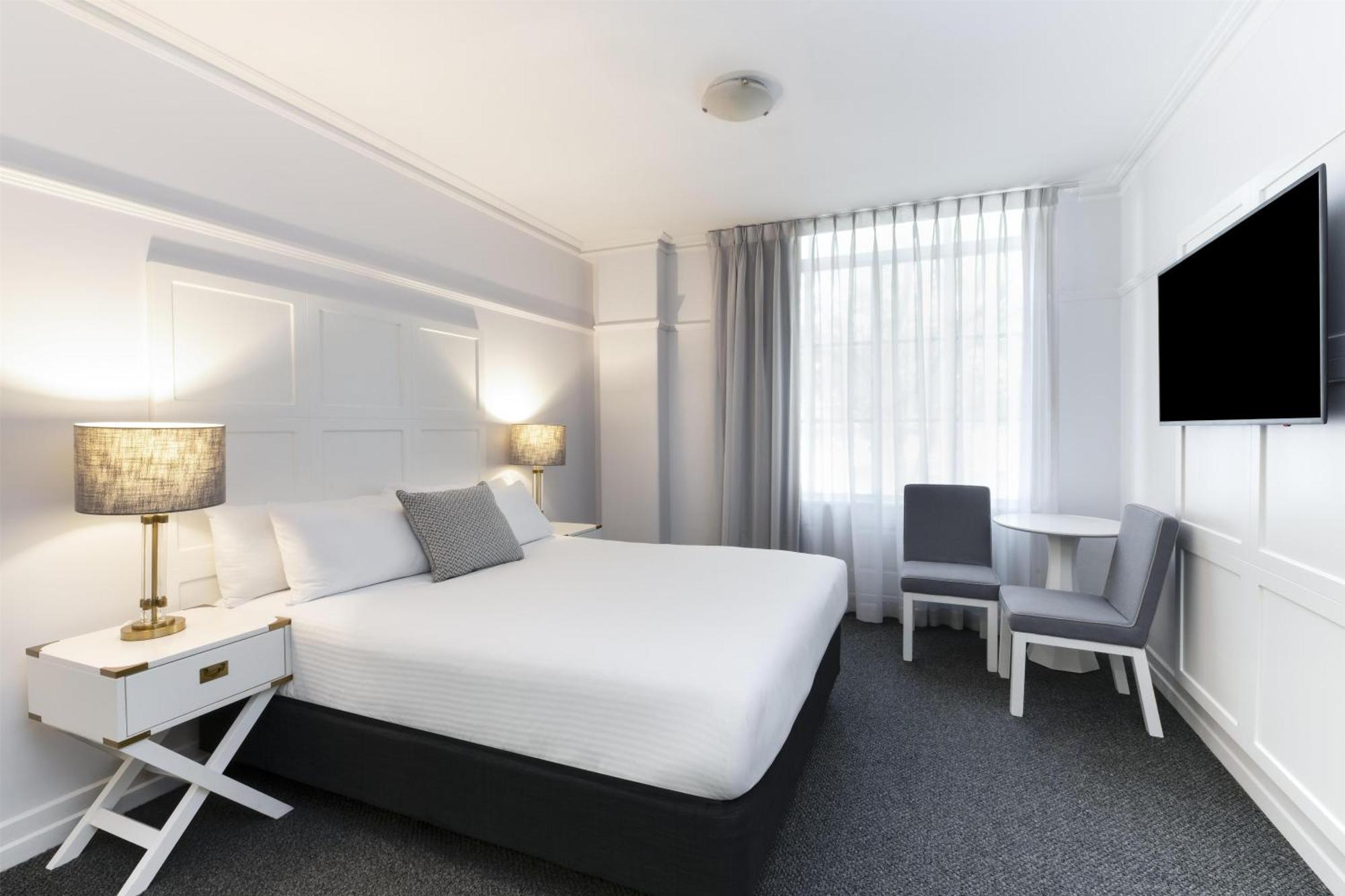 Adina Anzac Square 5*