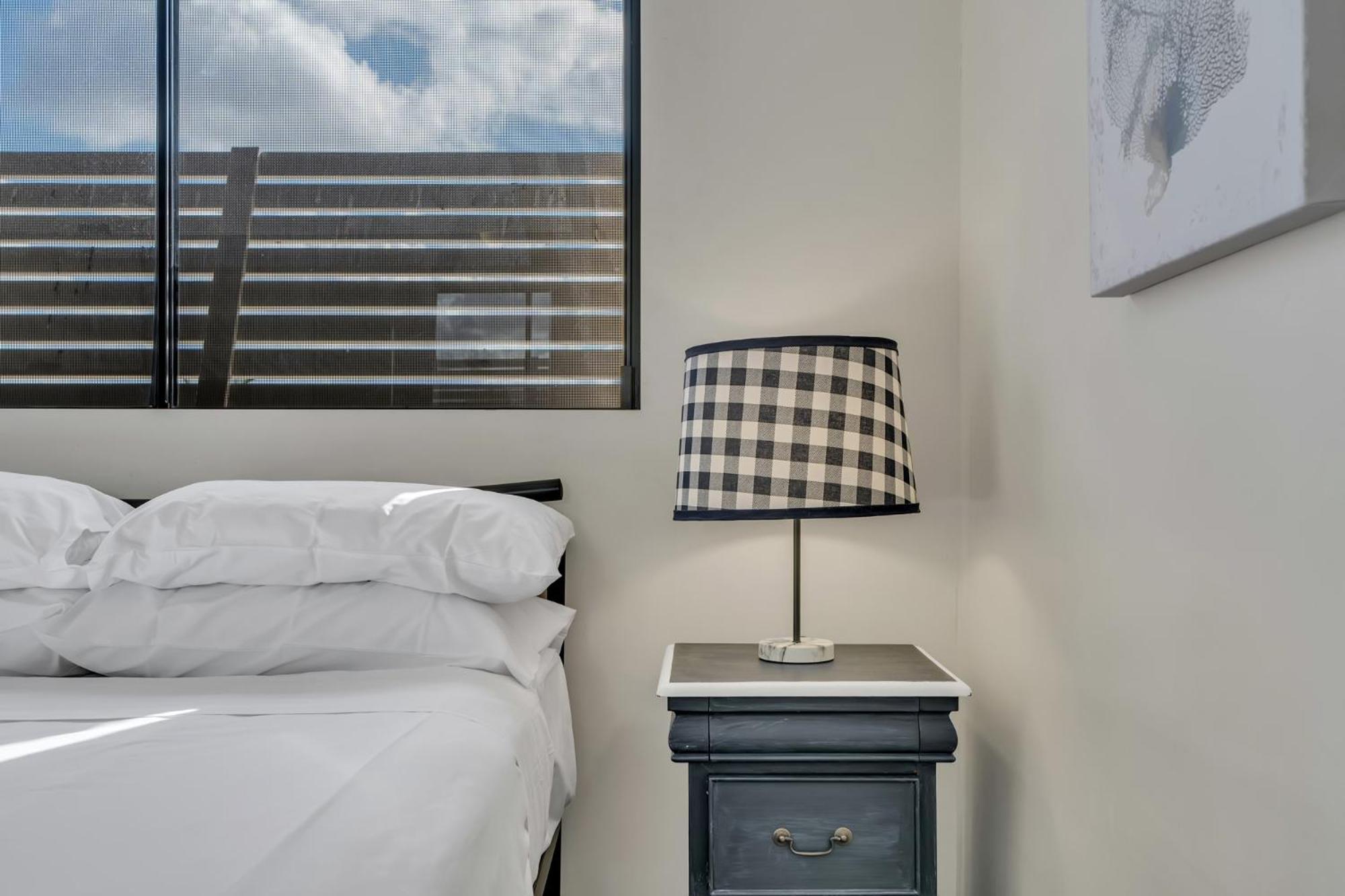 Bright 2-bed With Private Balcony & Serene View