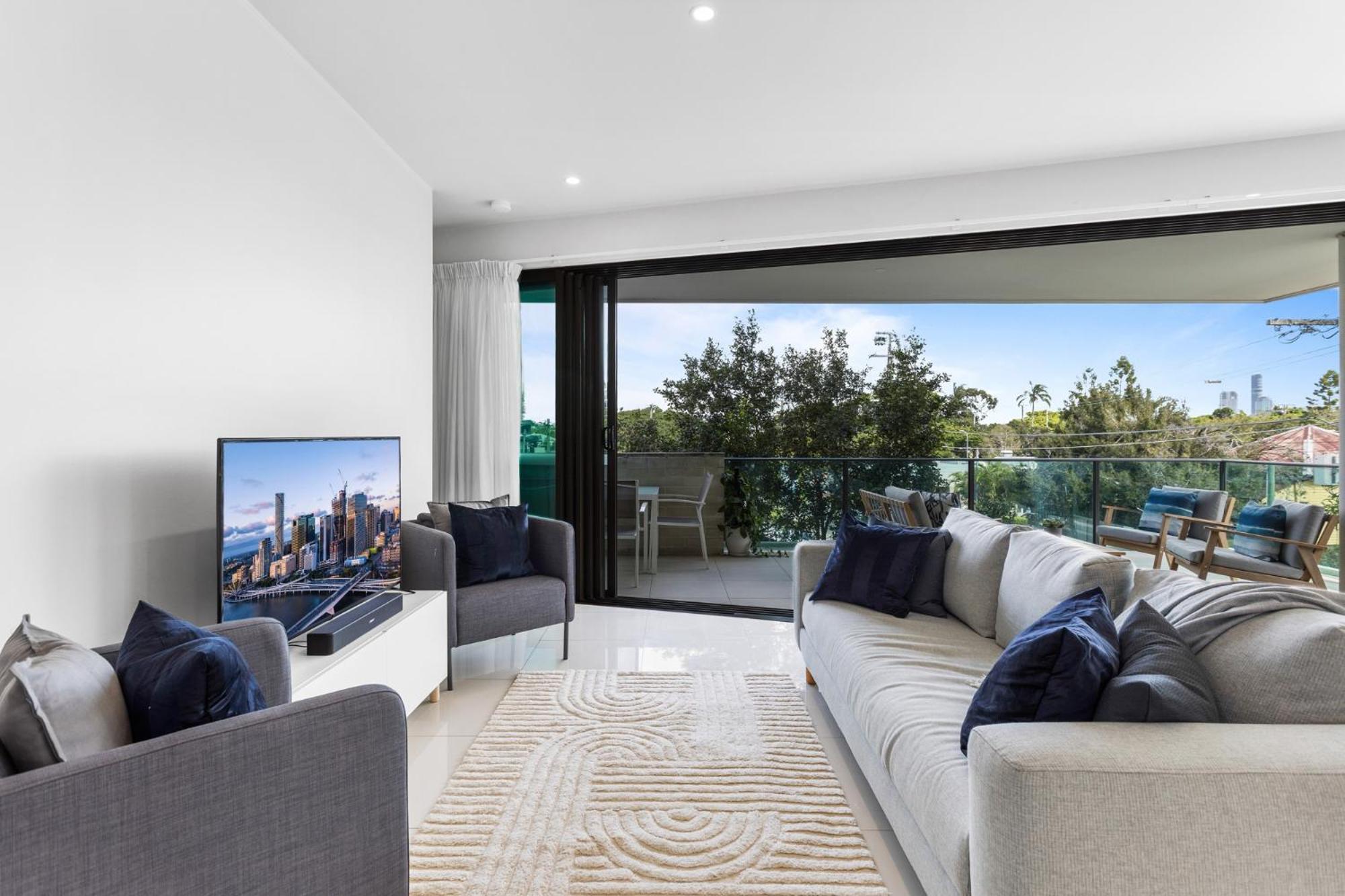 Spacious And Superb 3-bed Apartment