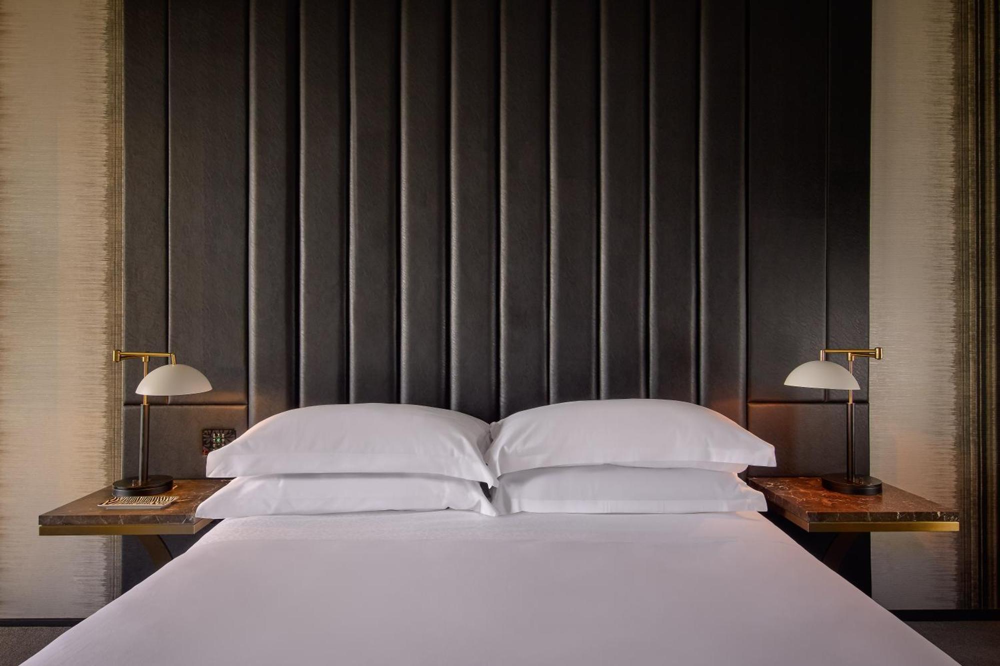 Emporium South Bank Hotel 5*