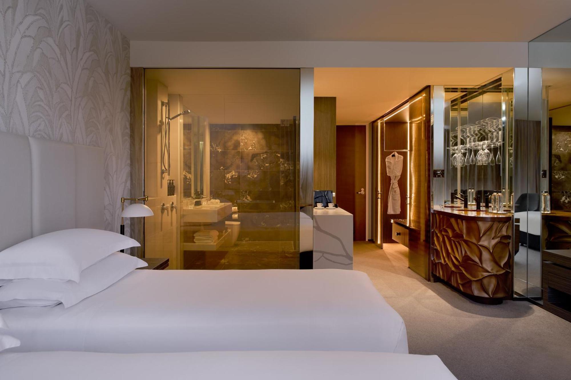 Emporium South Bank Hotel 5*