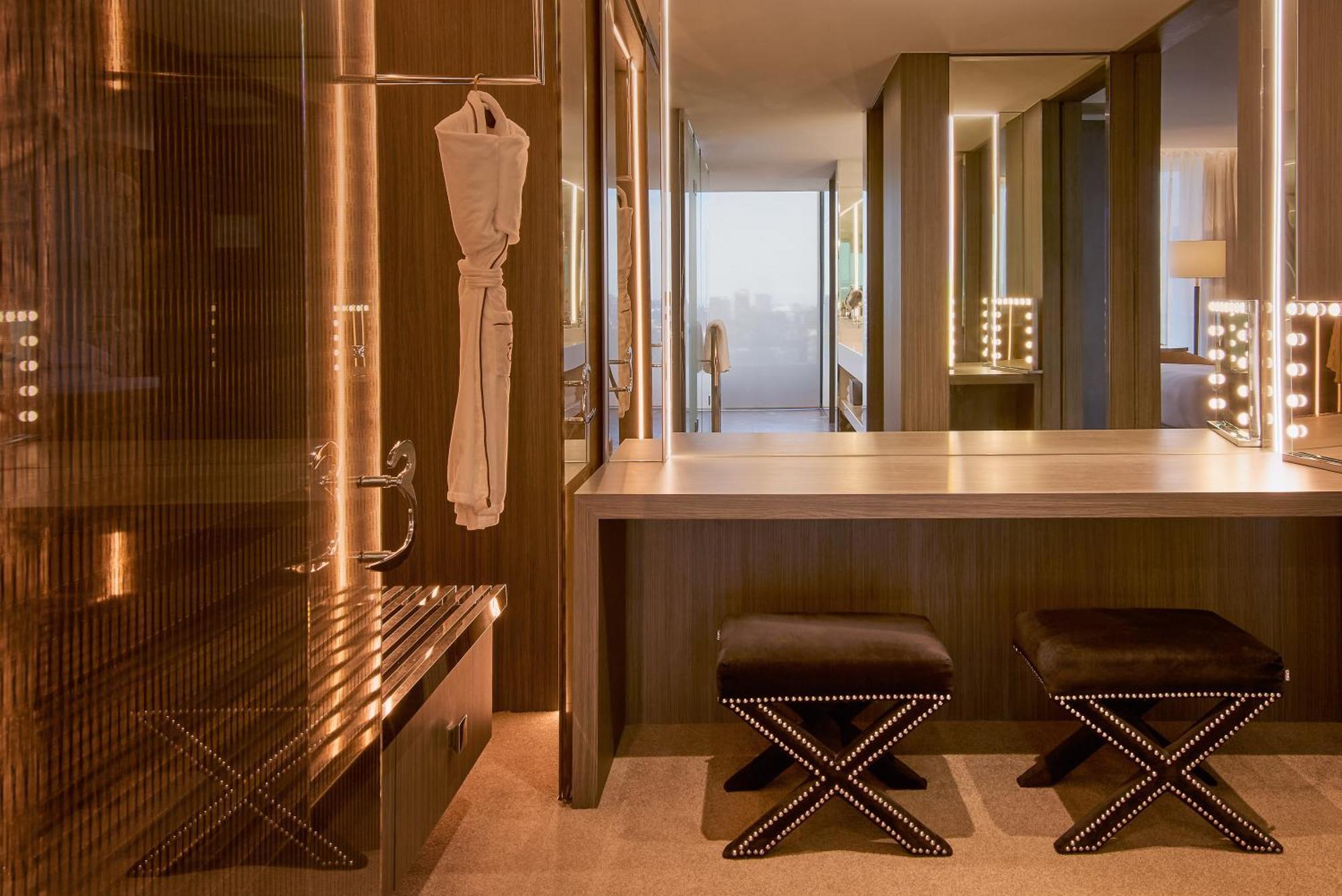 Emporium South Bank Hotel 5*