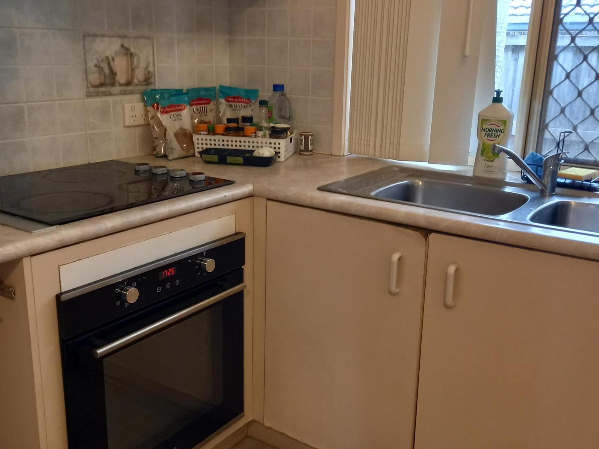 Guest house Air Conditioned Floral Youth Backpacker And House