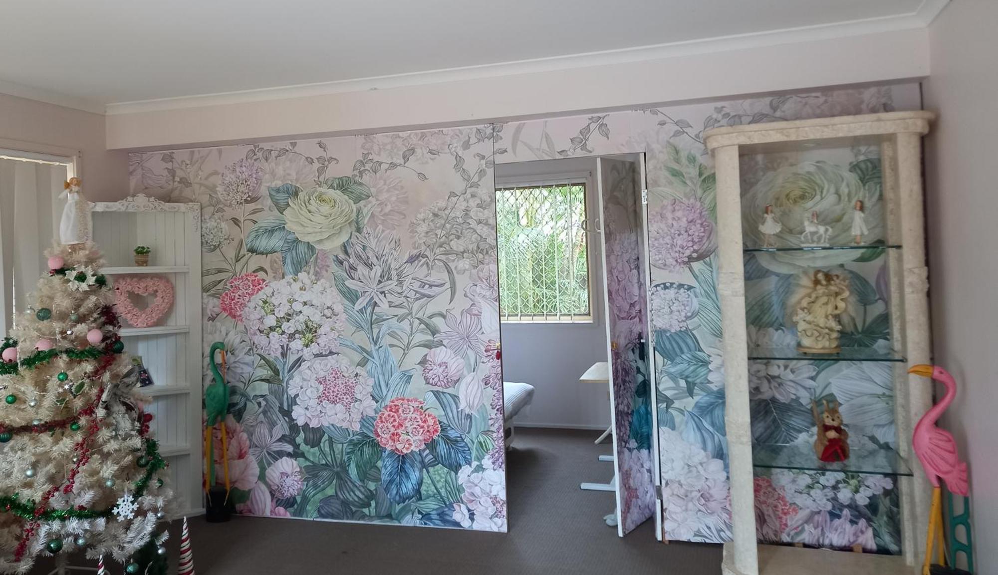 Air Conditioned Floral Youth Backpacker And House *