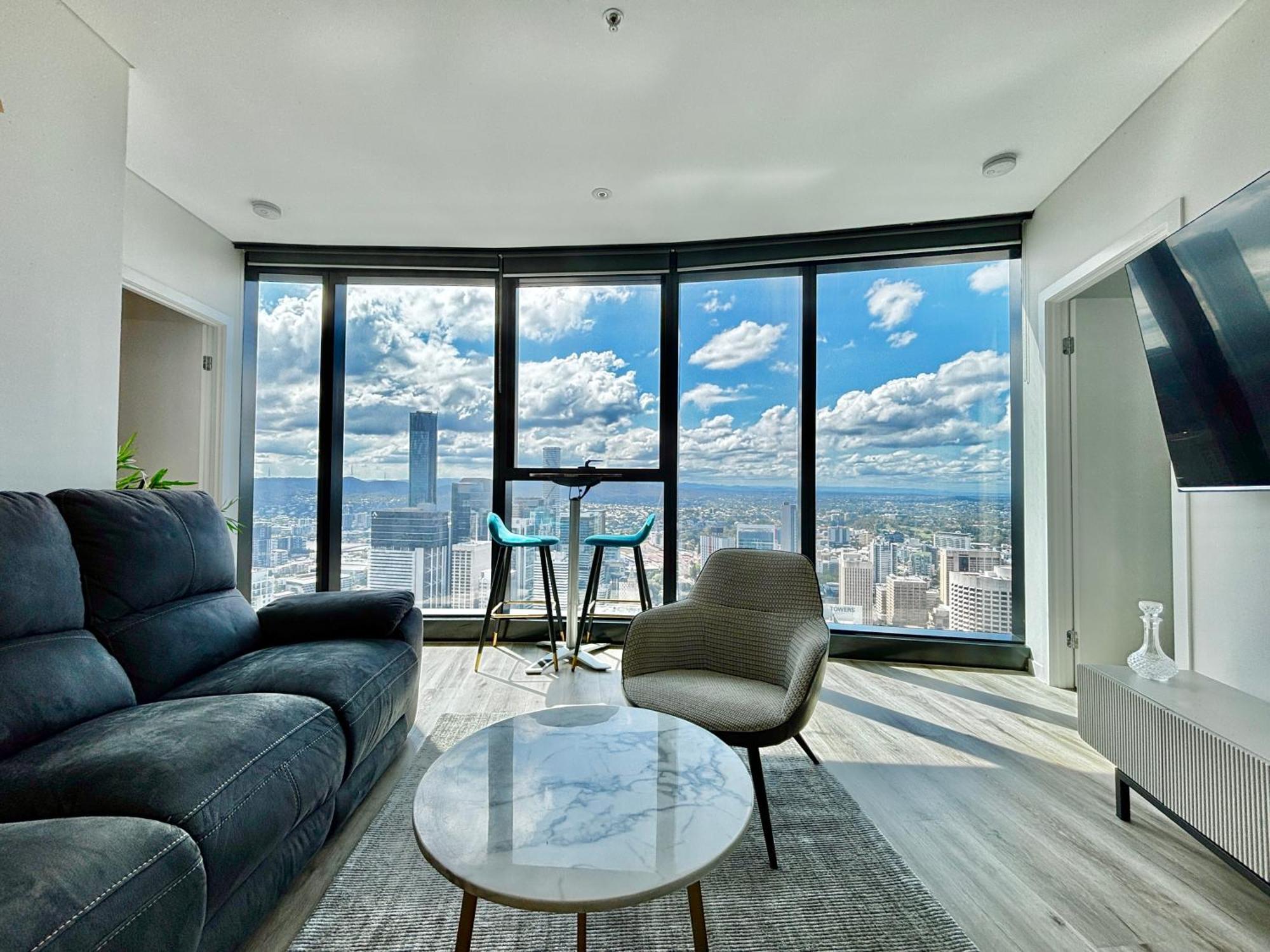 Skytower -61st Floor- 3bed 2bath Luxury & Free Welcome Pack Brisbane