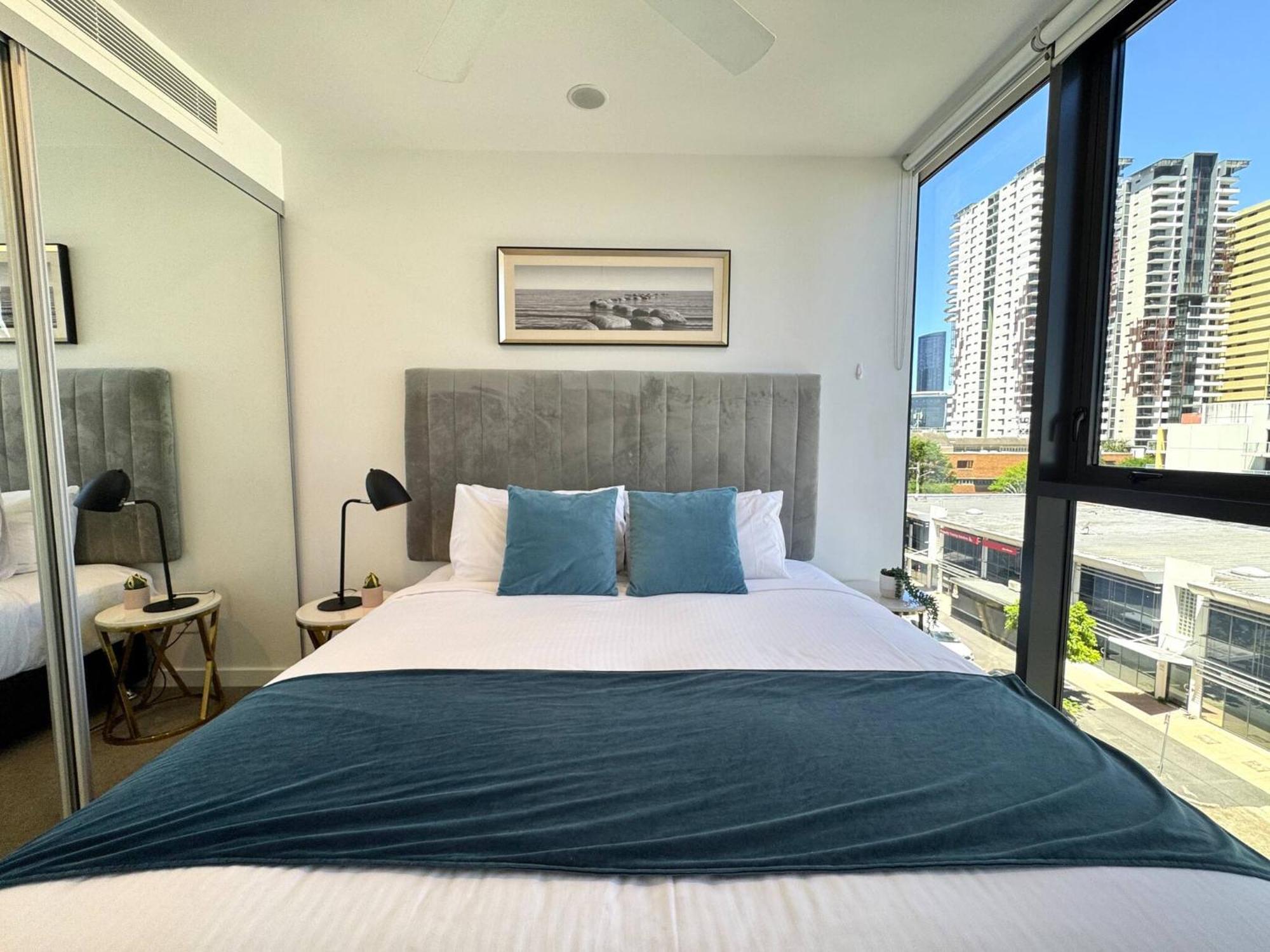 Apartment 1br One Skyline With Pool, Free Parking And Gym