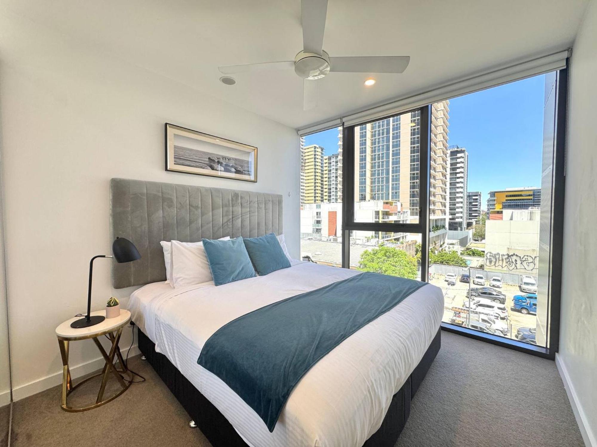 Apartment 1br One Skyline With Pool, Free Parking And Gym