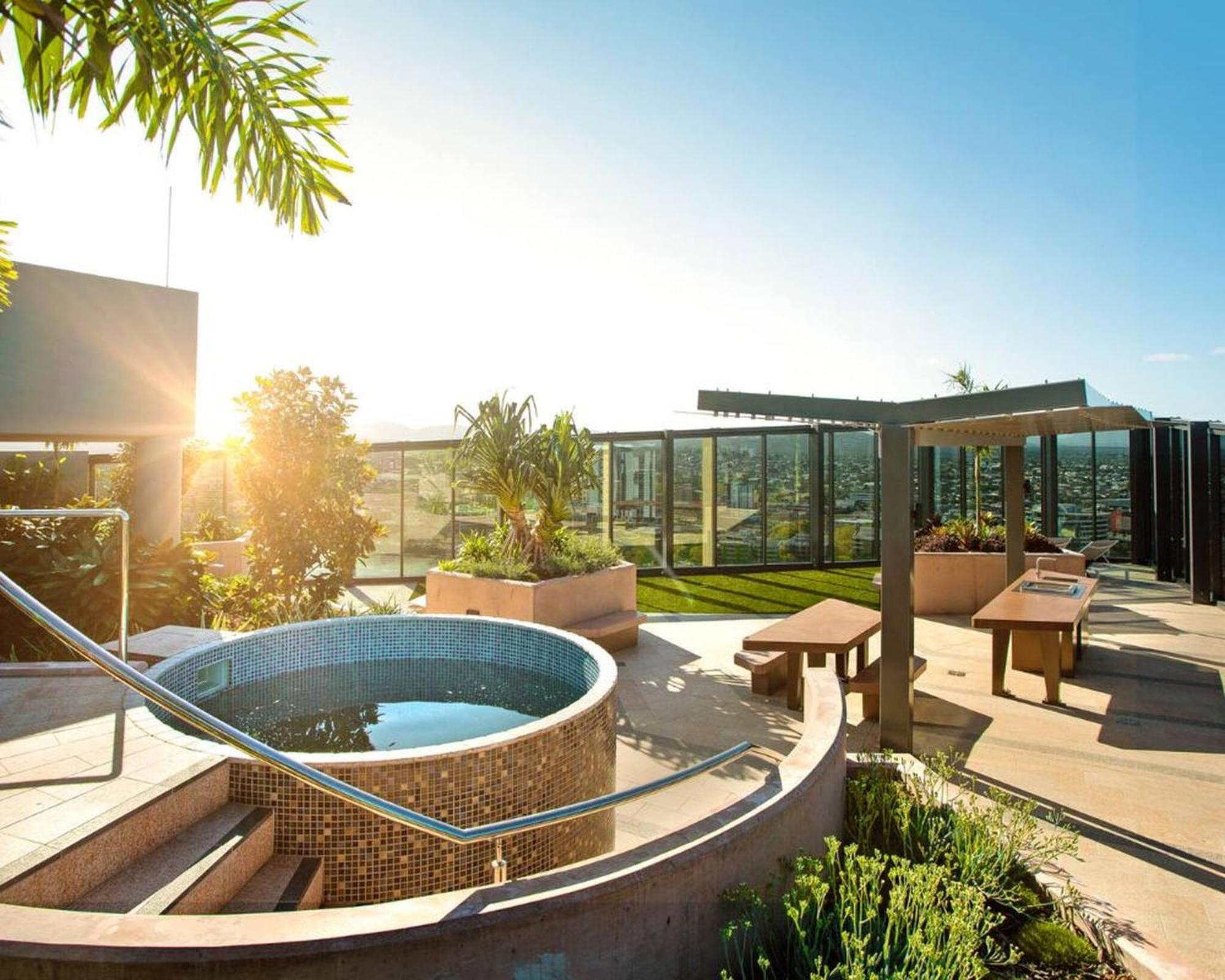 1br One Skyline With Pool, Free Parking And Gym