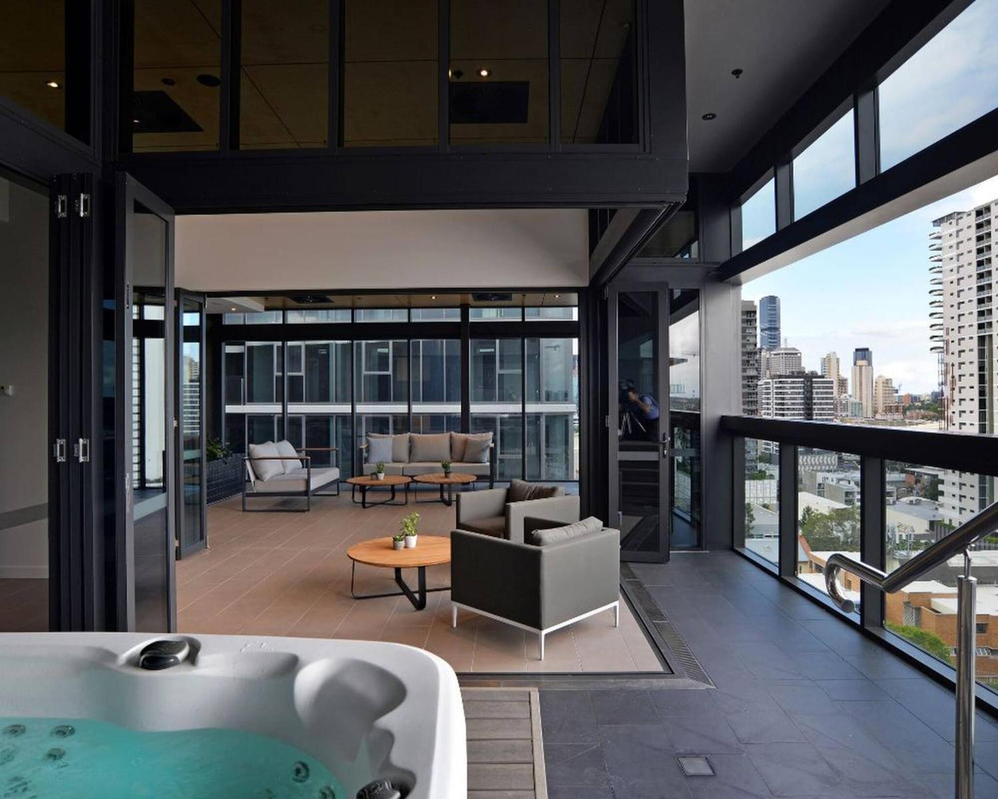 1br One Skyline With Pool, Free Parking And Gym