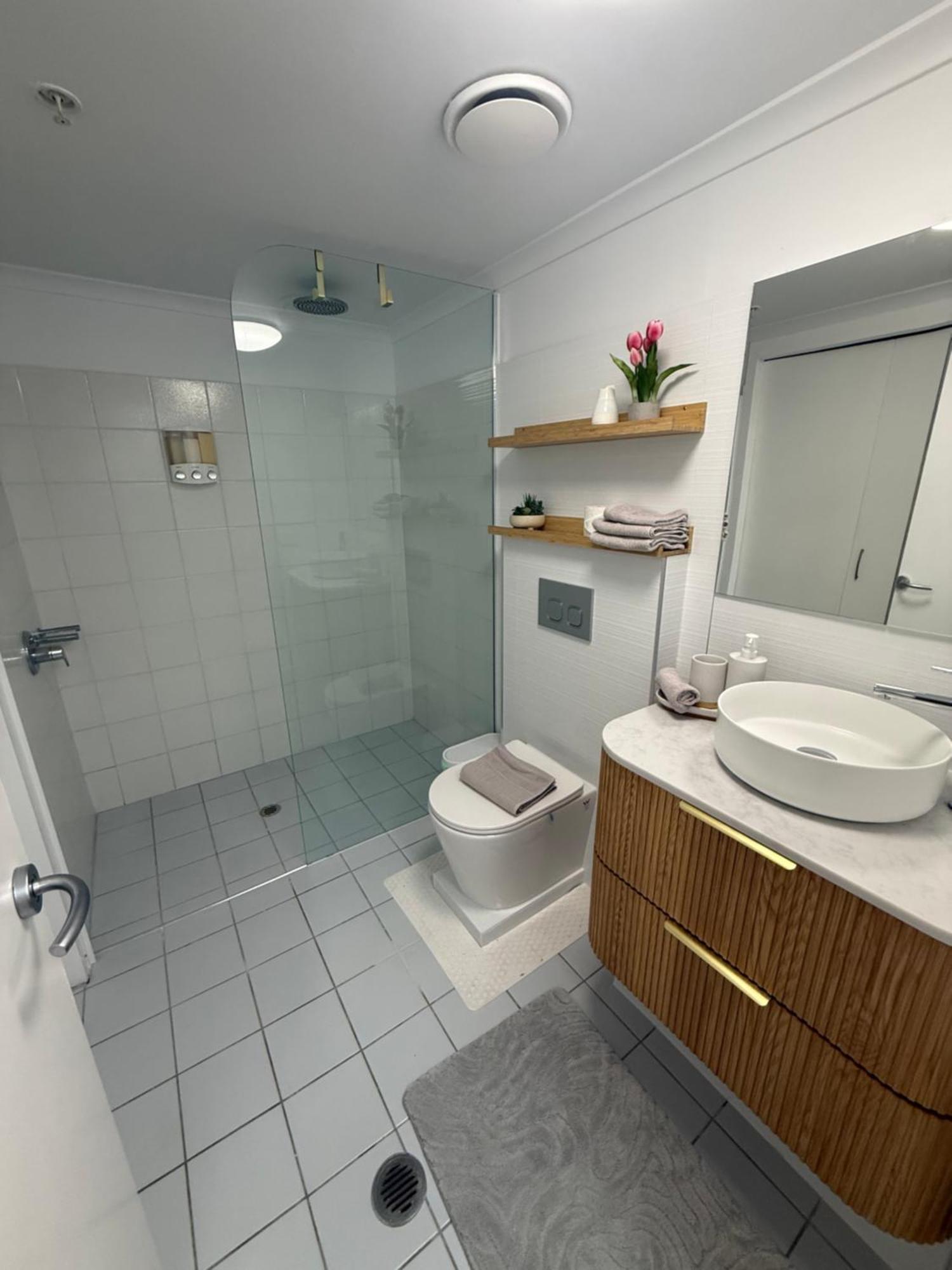 Cbd River With Free Carpark Apartment *