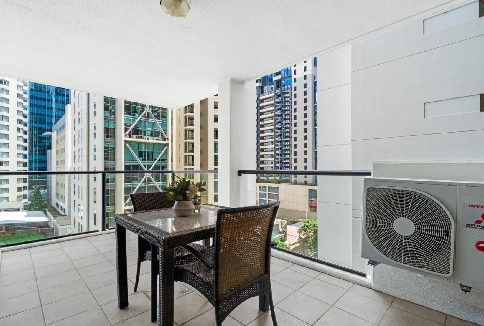 Cbd River With Free Carpark *