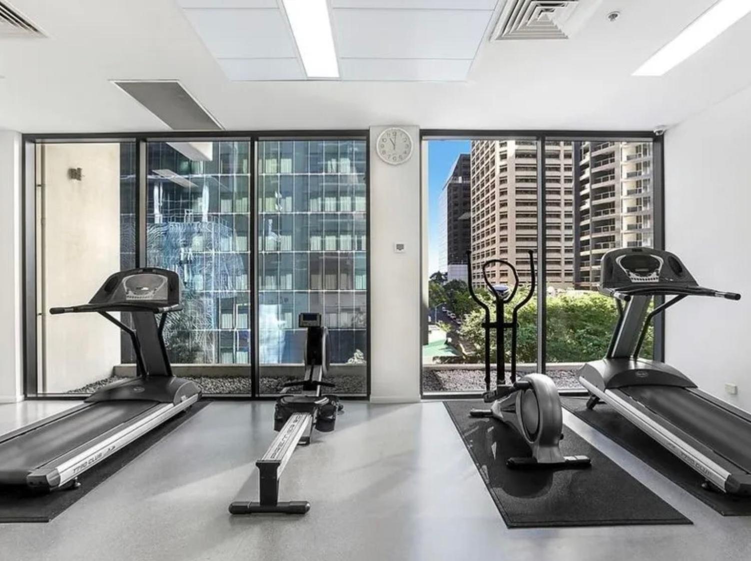 Cbd River With Free Carpark Apartment