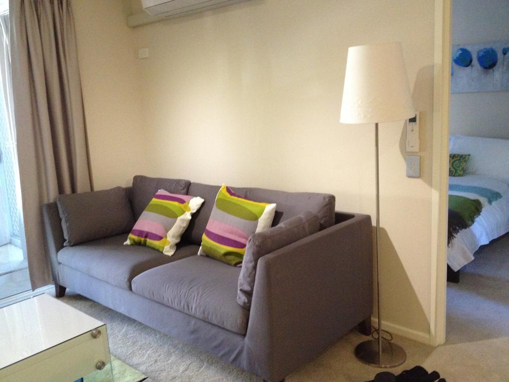 Cathedral Place Apartment *