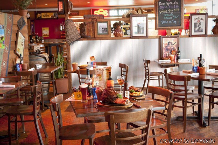 Mantra On Queen Hotel