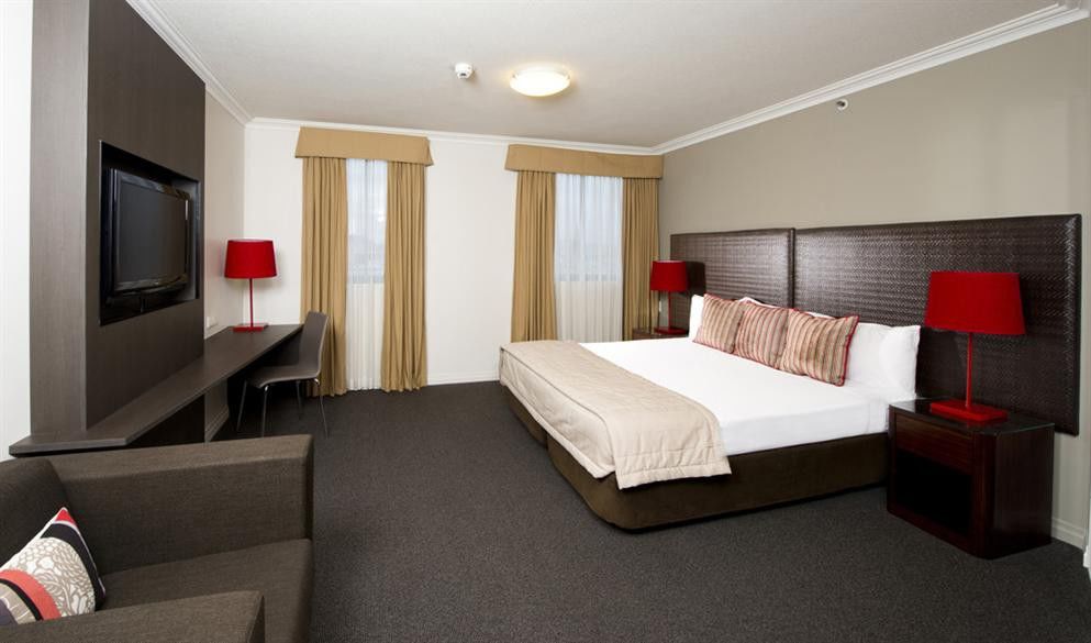 Mantra On Queen Hotel