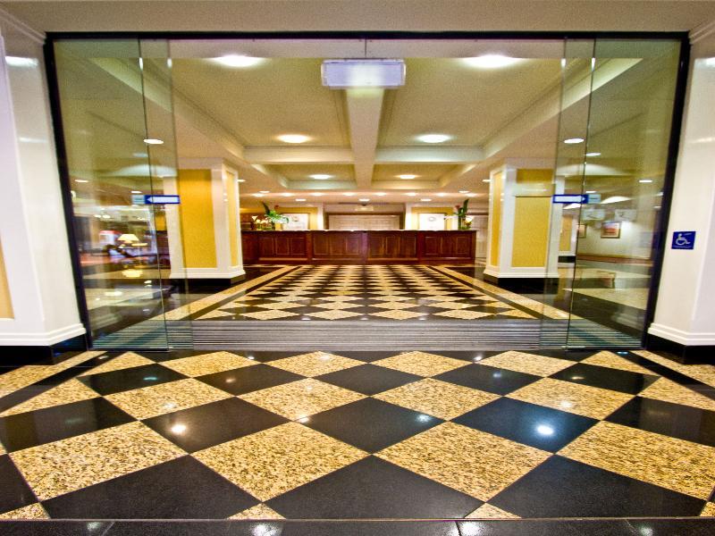Adina Anzac Square Aparthotel 5*