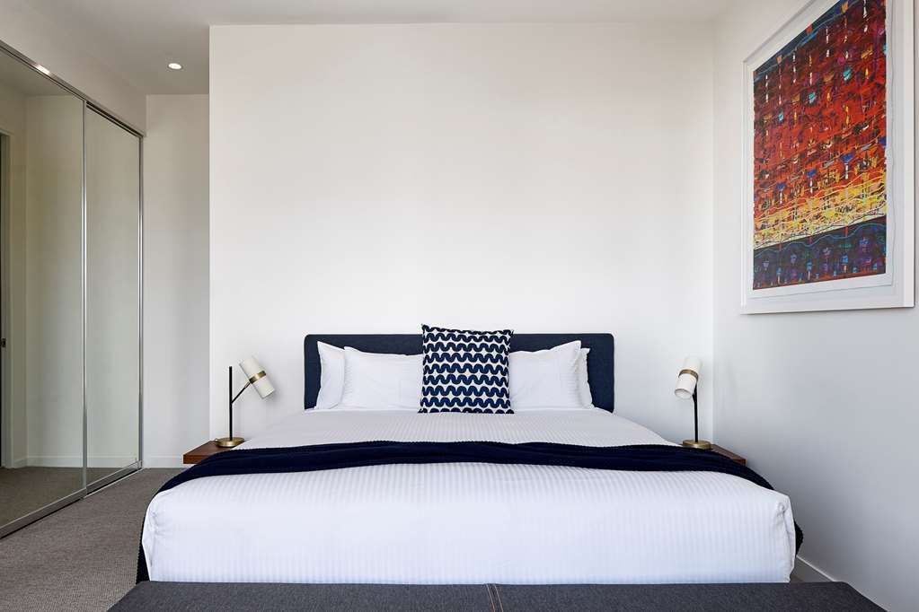 The Johnson - Art Series 4* Brisbane