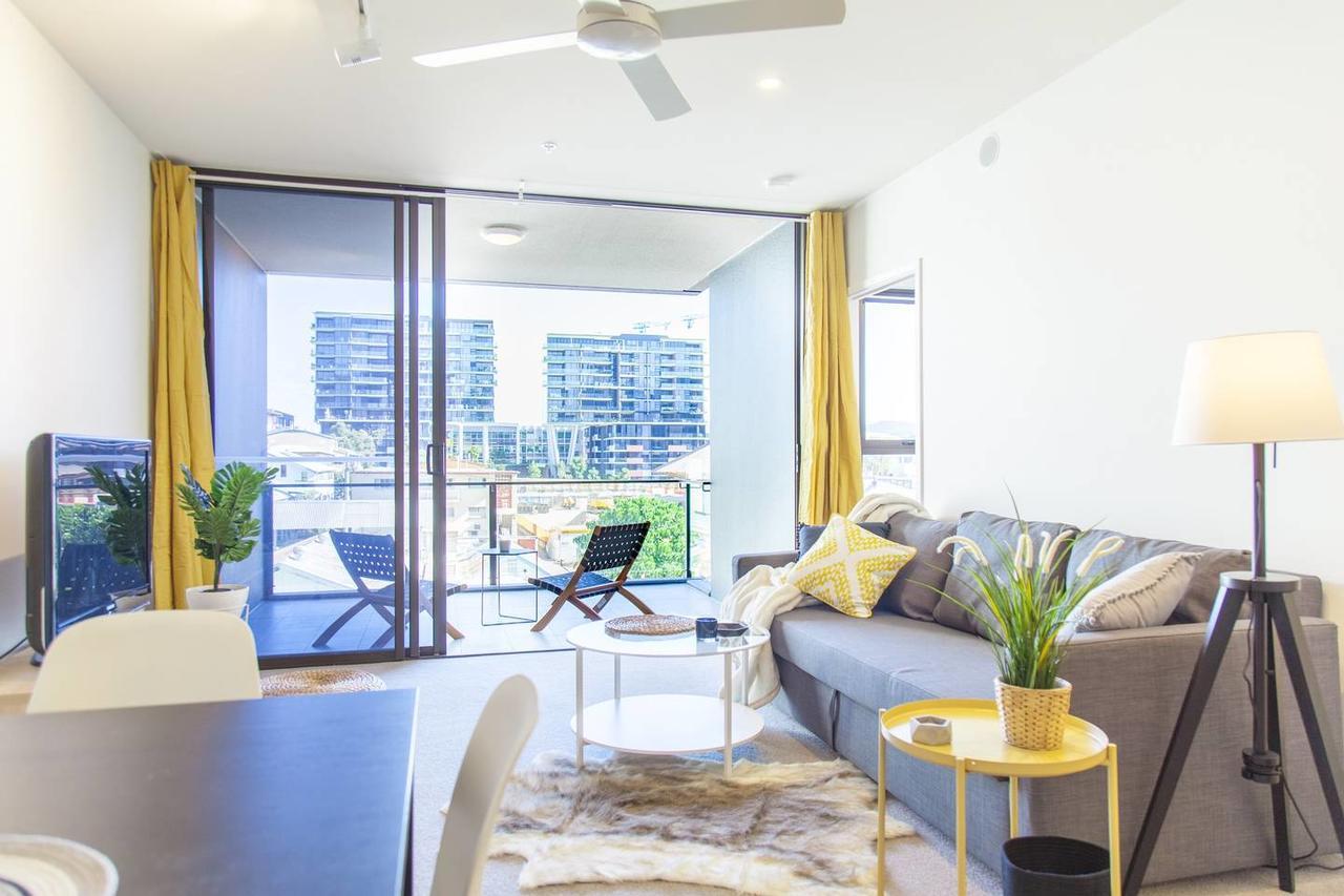 Chic Living In South + Rooftop Pool * Brisbane
